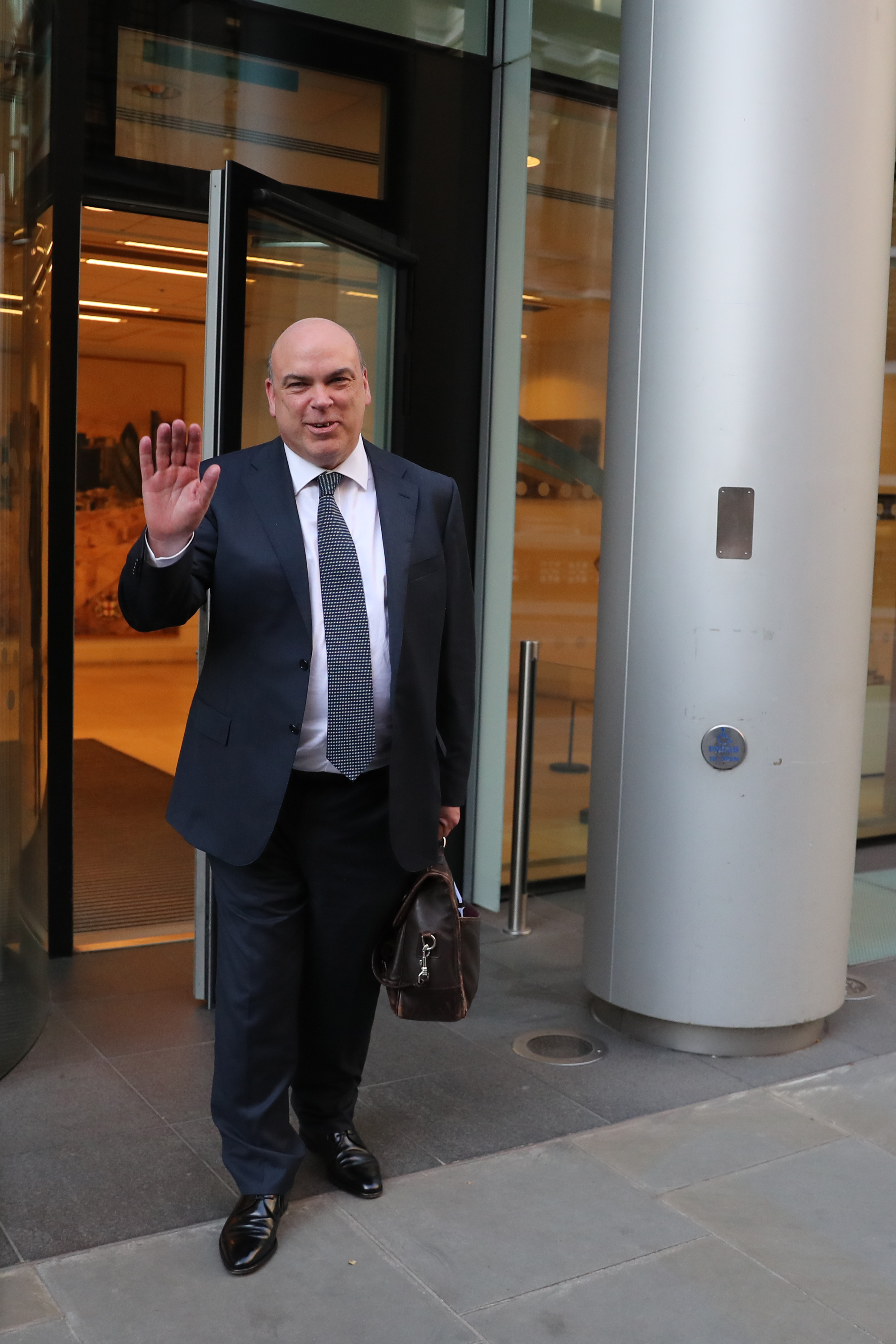 Mike Lynch saliendo de The Rolls Building el lunes 25 de marzo de 2019, en Londres, Inglaterra | Fuente: Getty Images