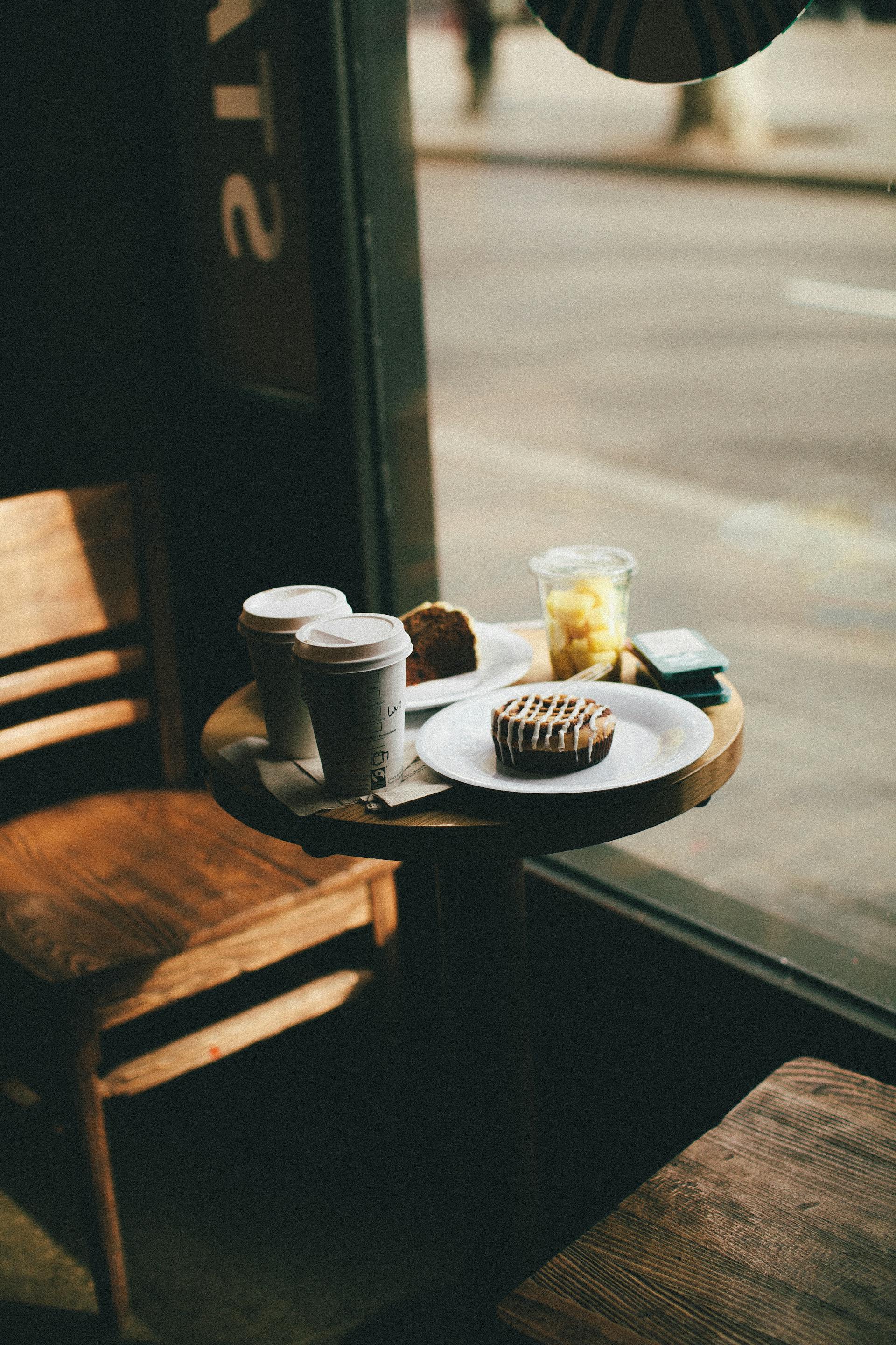 Mesa en una cafetería | Foto: Pexels