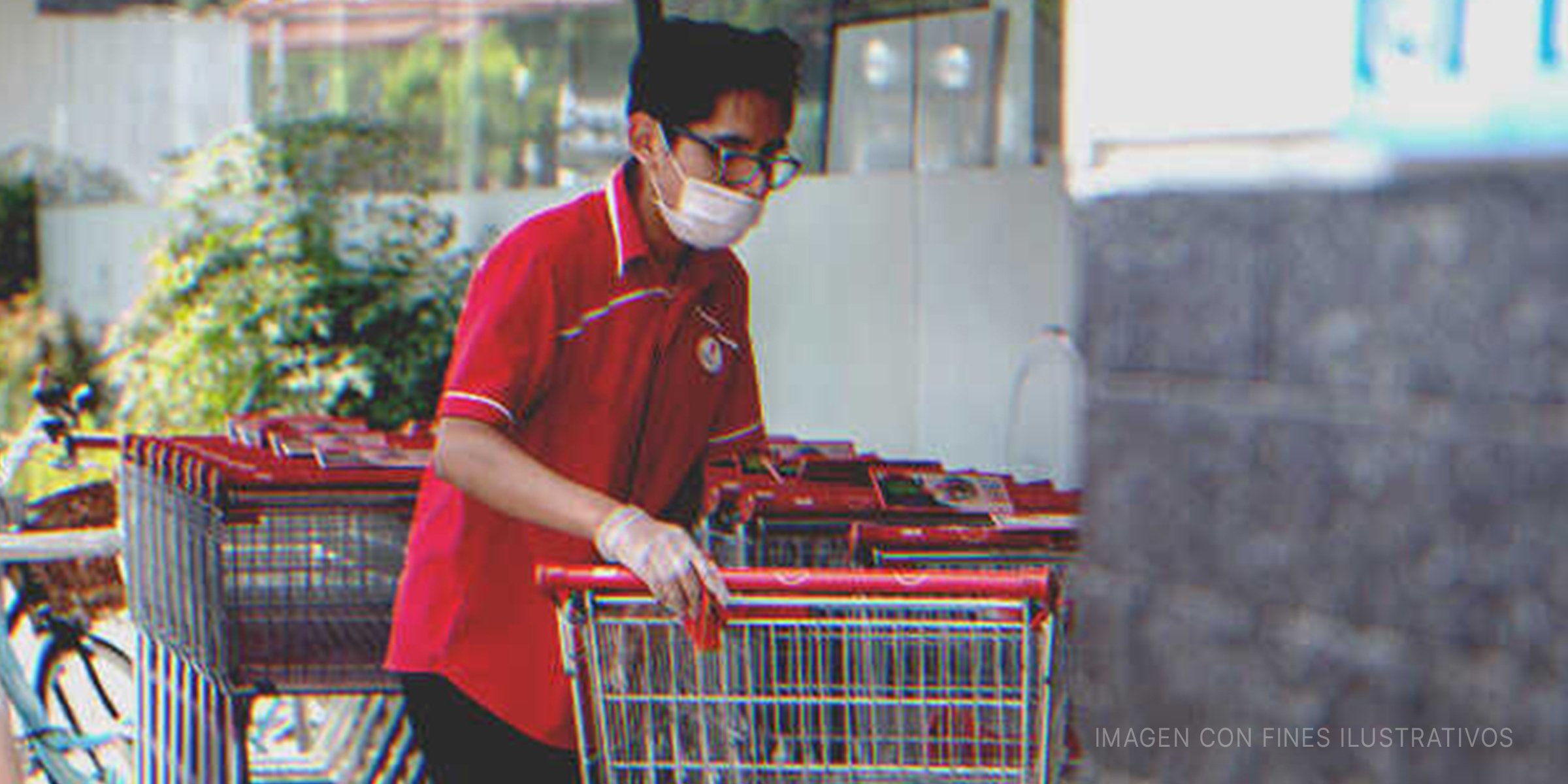Hombre con carrito de supermercado. | Foto: Shutterstock.