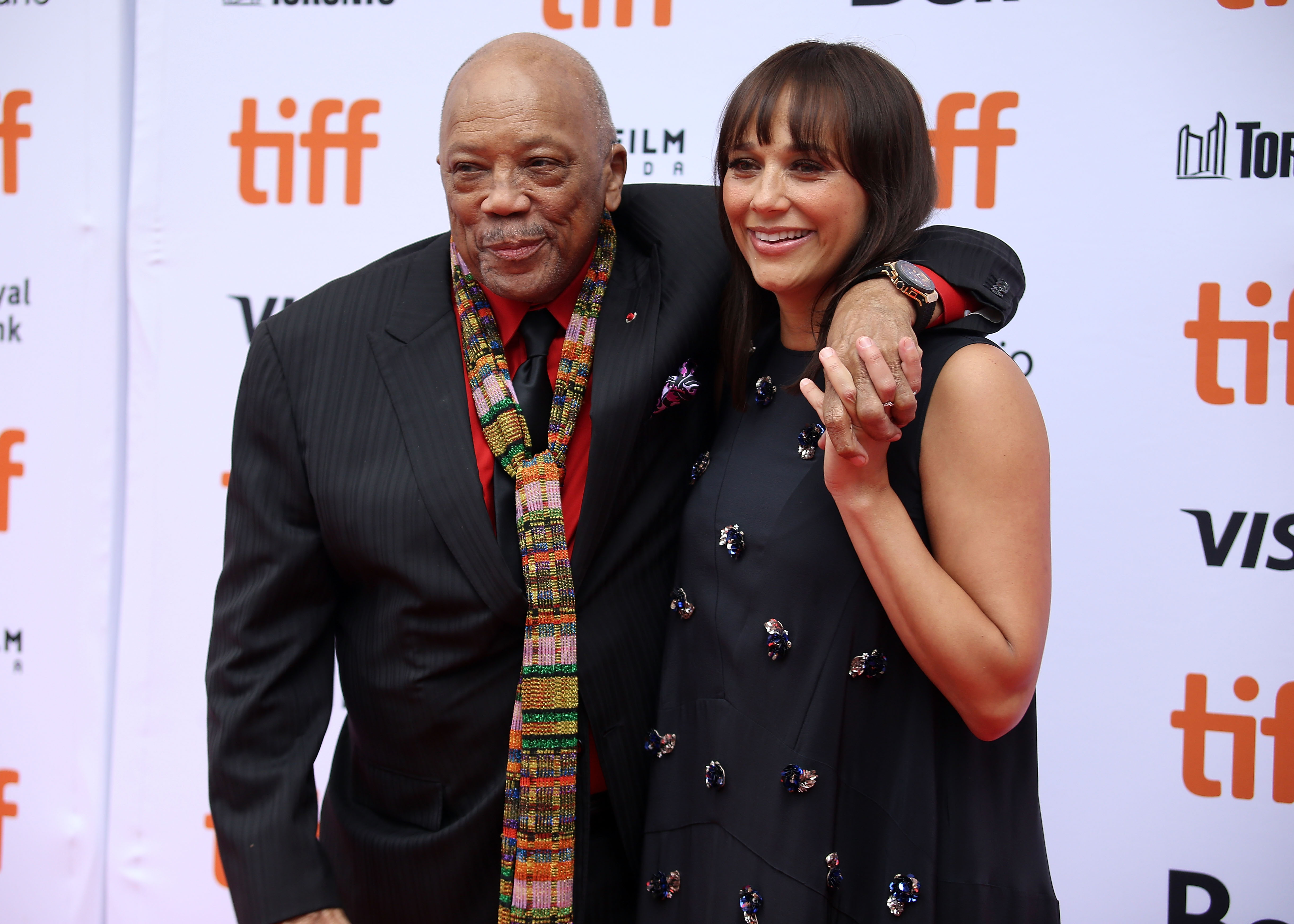 Quincy y Rashida Jones asisten al estreno de "Quincy" en el Festival Internacional de Cine de Toronto, Canadá, el 9 de septiembre de 2018 | Fuente: Getty Images