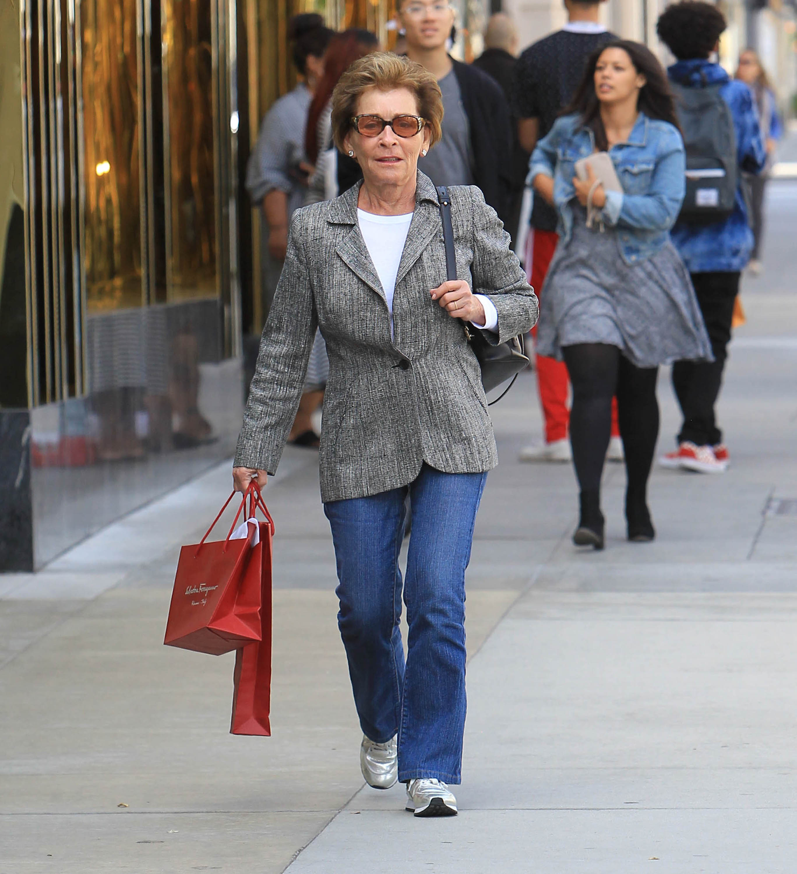 La jueza Judy paseando por Los Ángeles en 2018 | Fuente: Getty Images
