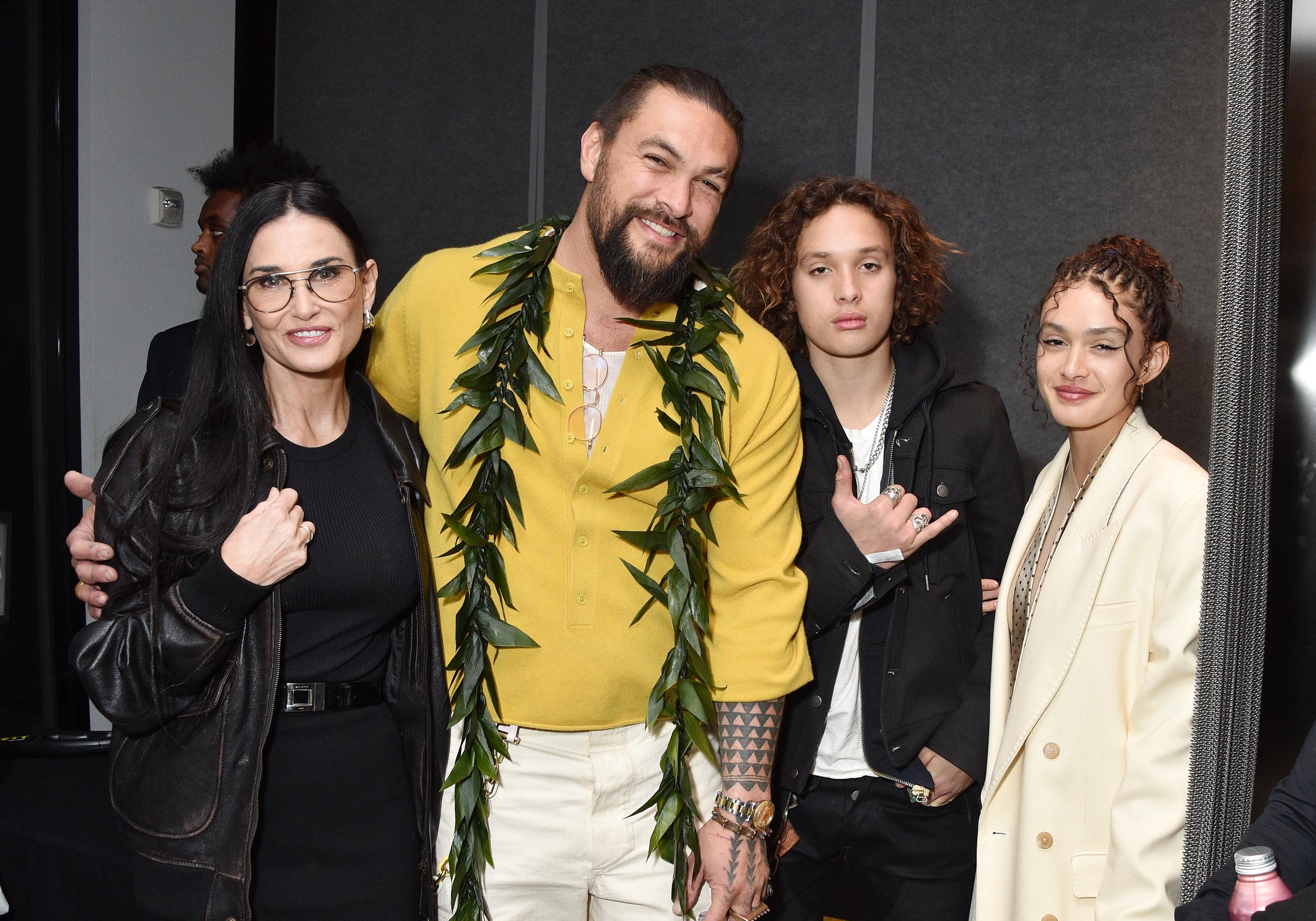 Demi Moore, Jason Momoa, Nakoa-Wolf Momoa y Lola Iolani Momoa en la proyección especial de "Common Ground" en Los Ángeles el 11 de enero de 2024 en Beverly Hills, California | Fuente: Getty Images