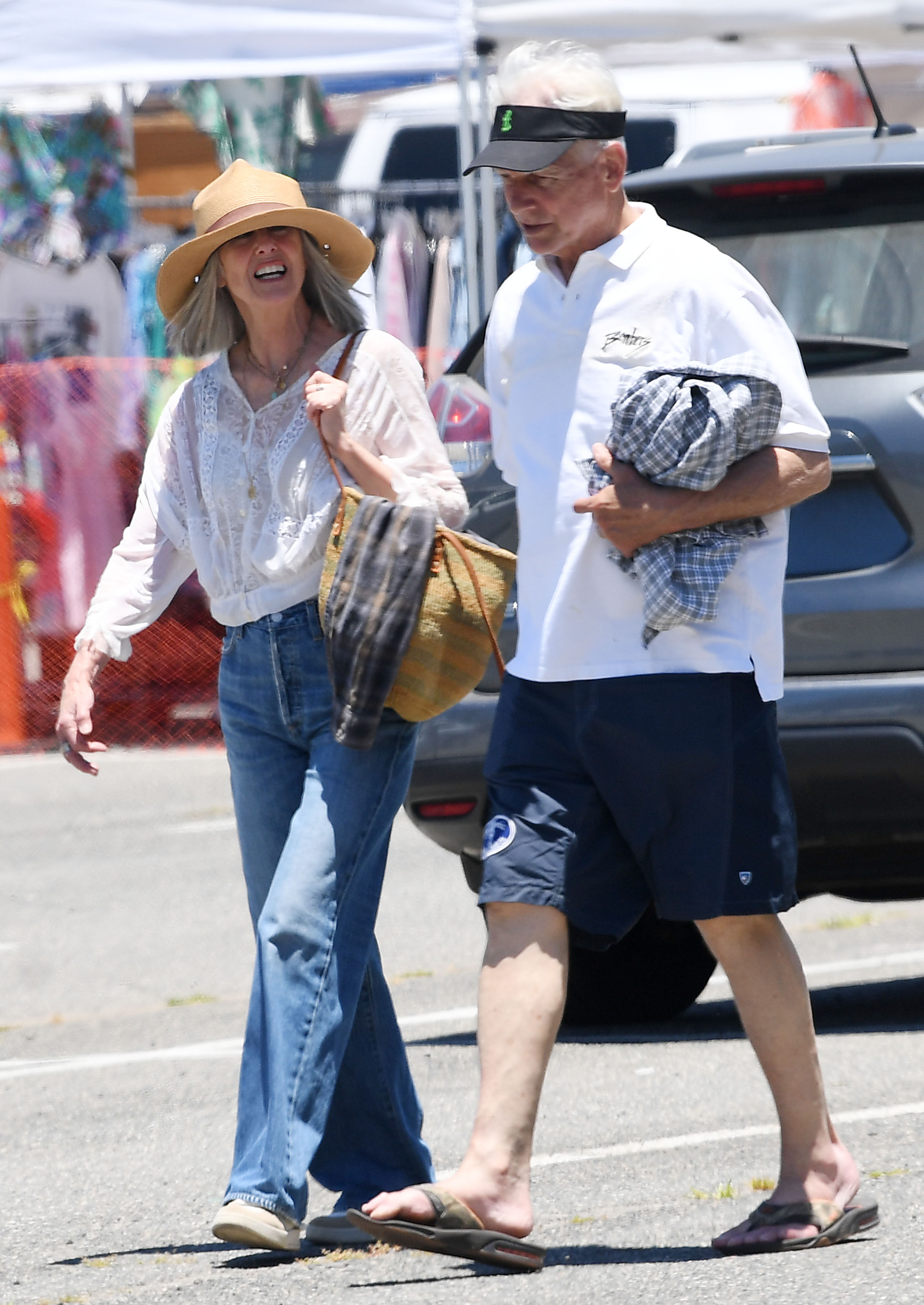 Pam Dawber y Mark Harmon fotografiados el 30 de junio de 2024, en Santa Mónica, California. | Fuente: Getty Images