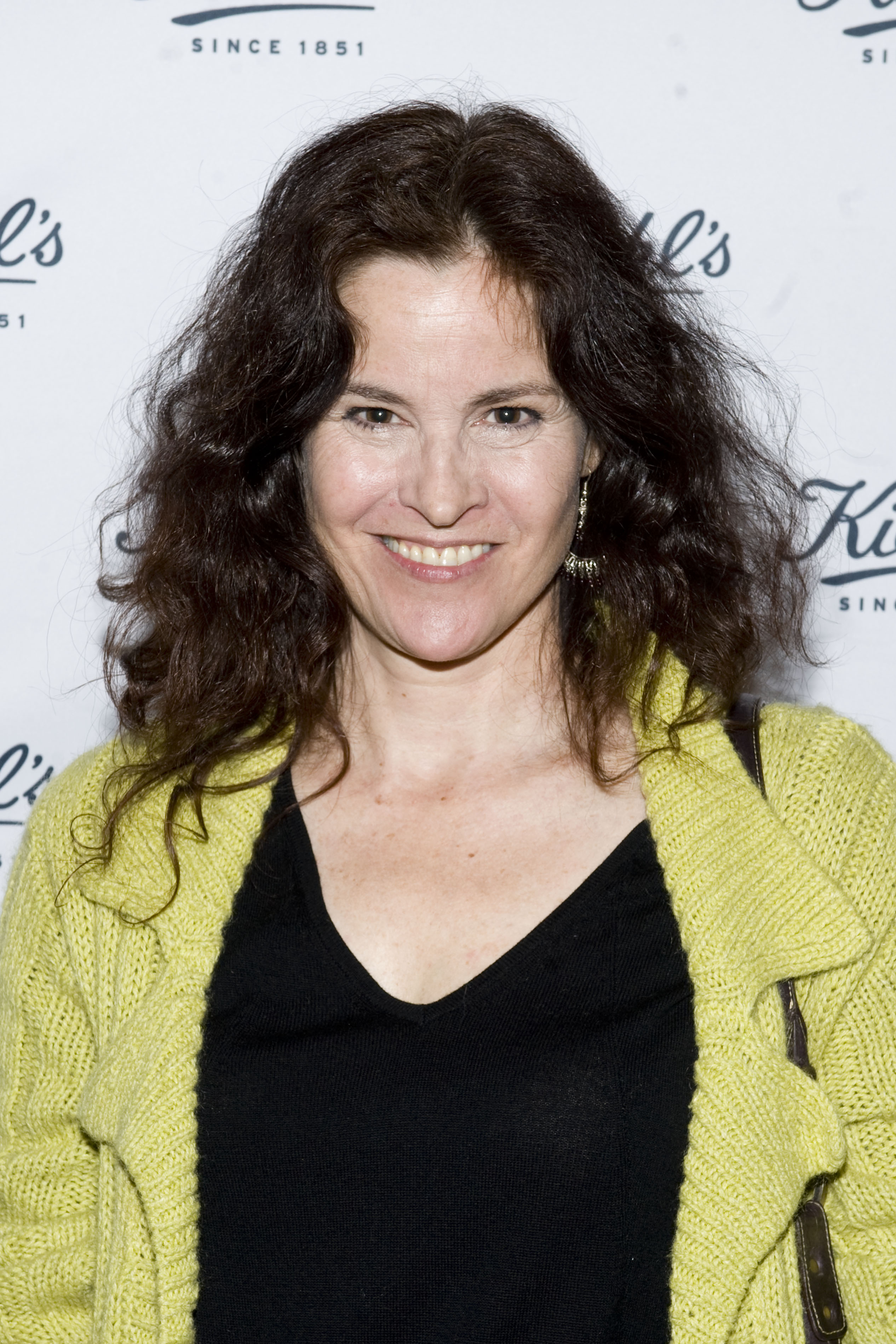 La actriz asiste a la presentación de la Edición Limitada de Kiehl's Acai Damage-Protecting Toning Mists el 22 de abril de 2010, en Nueva York. | Fuente: Getty Images