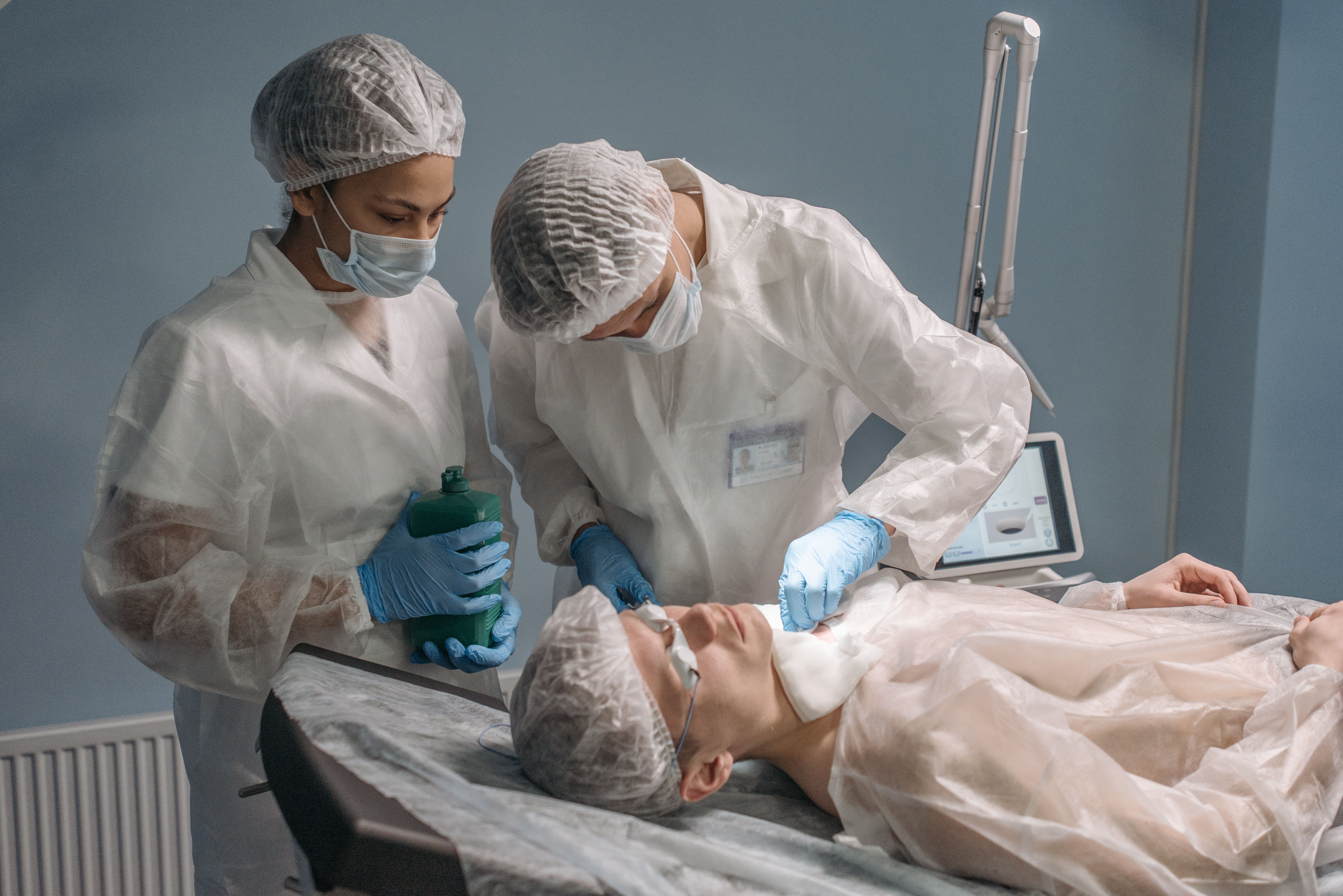 Una intervención médica en curso | Fuente: Pexels