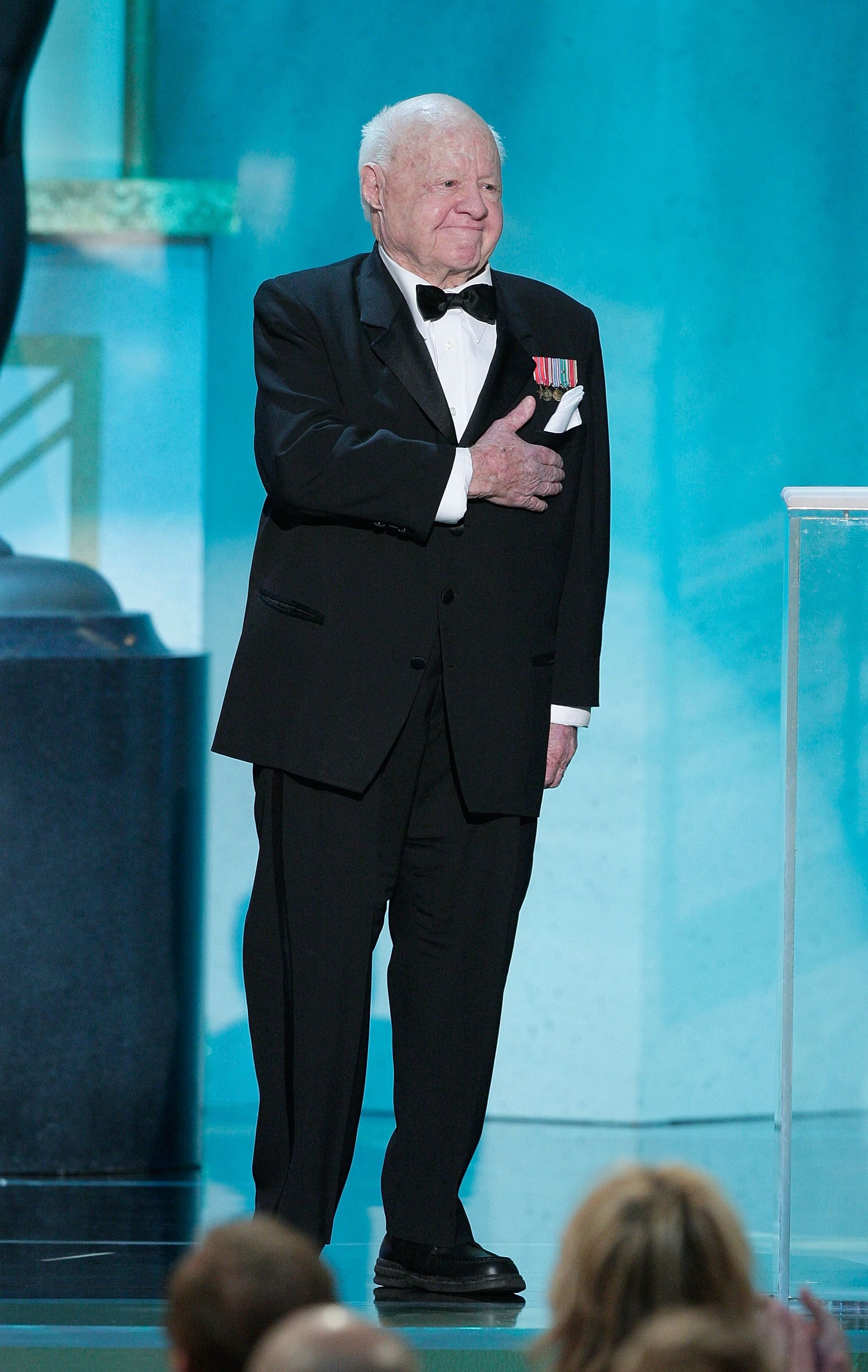 Mickey Rooney durante la 14ª entrega anual de los Screen Actors Guild Awards, el 27 de enero de 2008 en Los Ángeles, California. | Foto: Getty Images/Kevin Winter