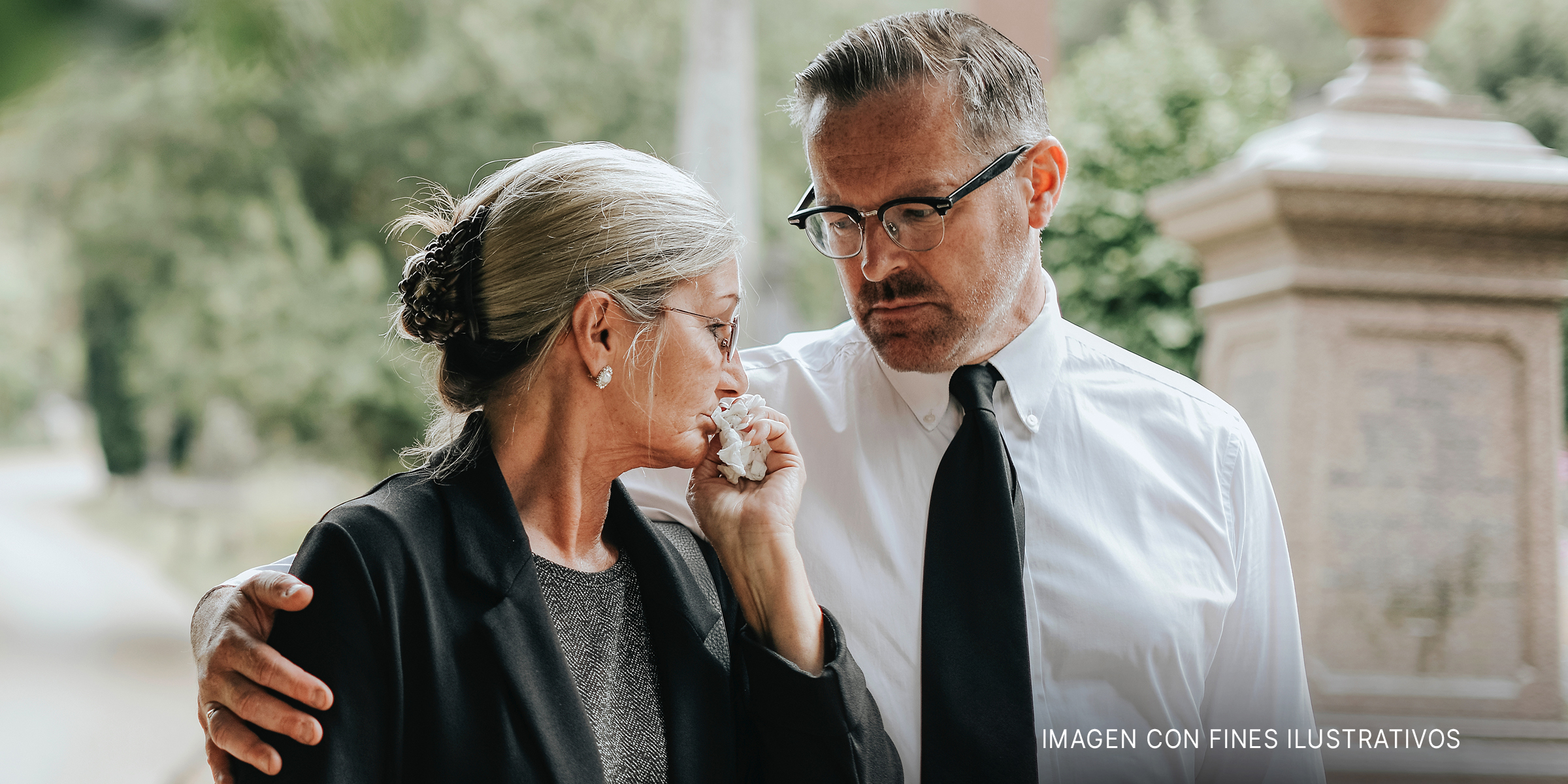 Una pareja en duelo | Foto: Shutterstock