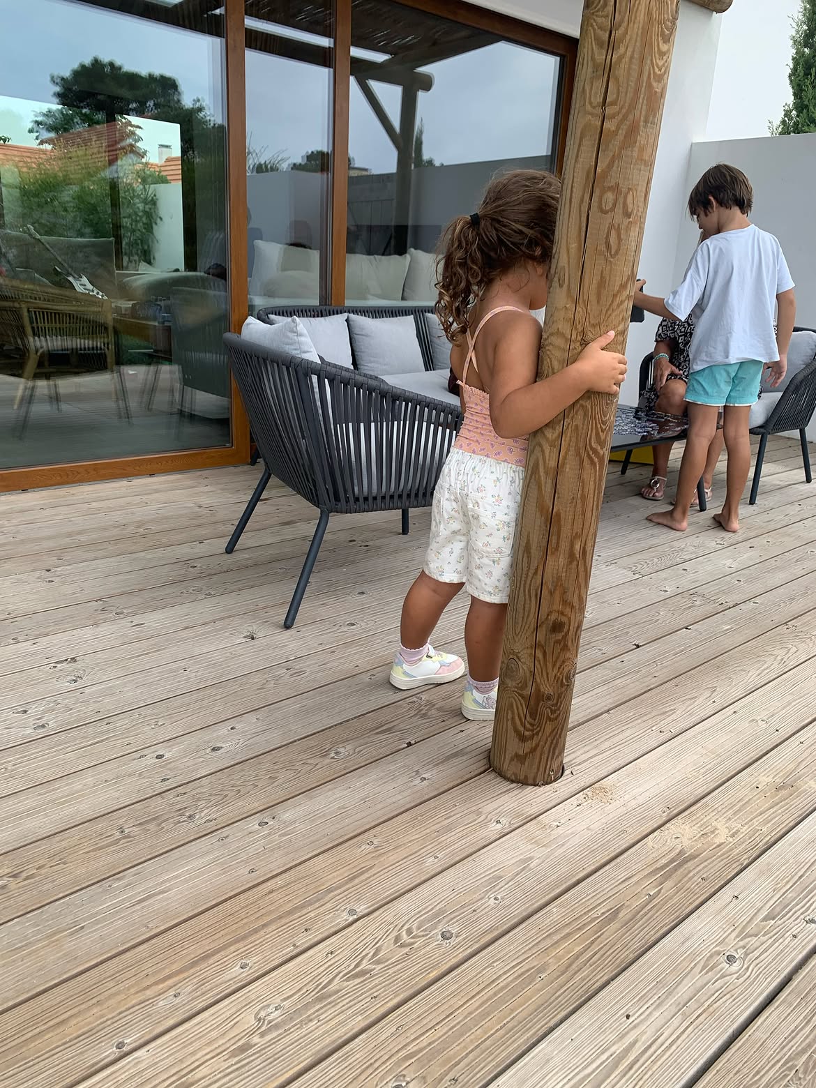 Los nietos de Lolita Flores en sus vacaciones | Fuente: Instagram/lolitafoficial
