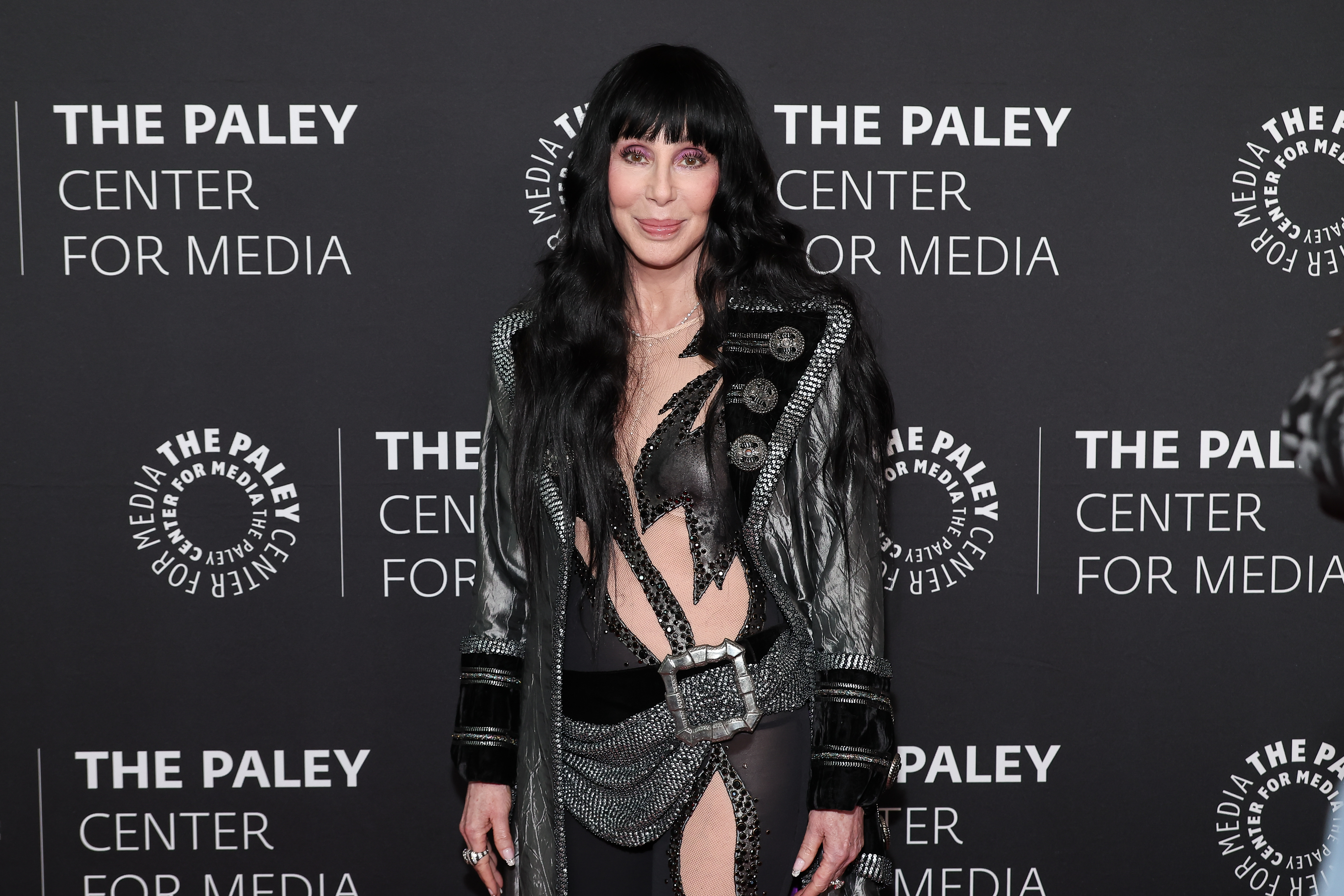 Cher asiste al estreno de "Bob Mackie: Naked Illusion" el 13 de mayo de 2024 en Los Ángeles, California | Fuente: Getty Images