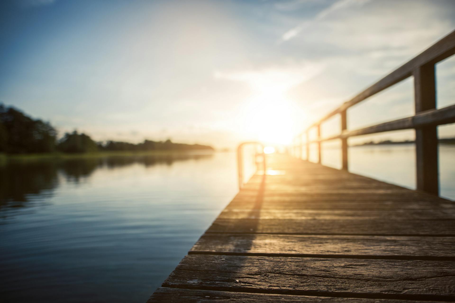 Un lago tranquilo | Fuente: Pexels