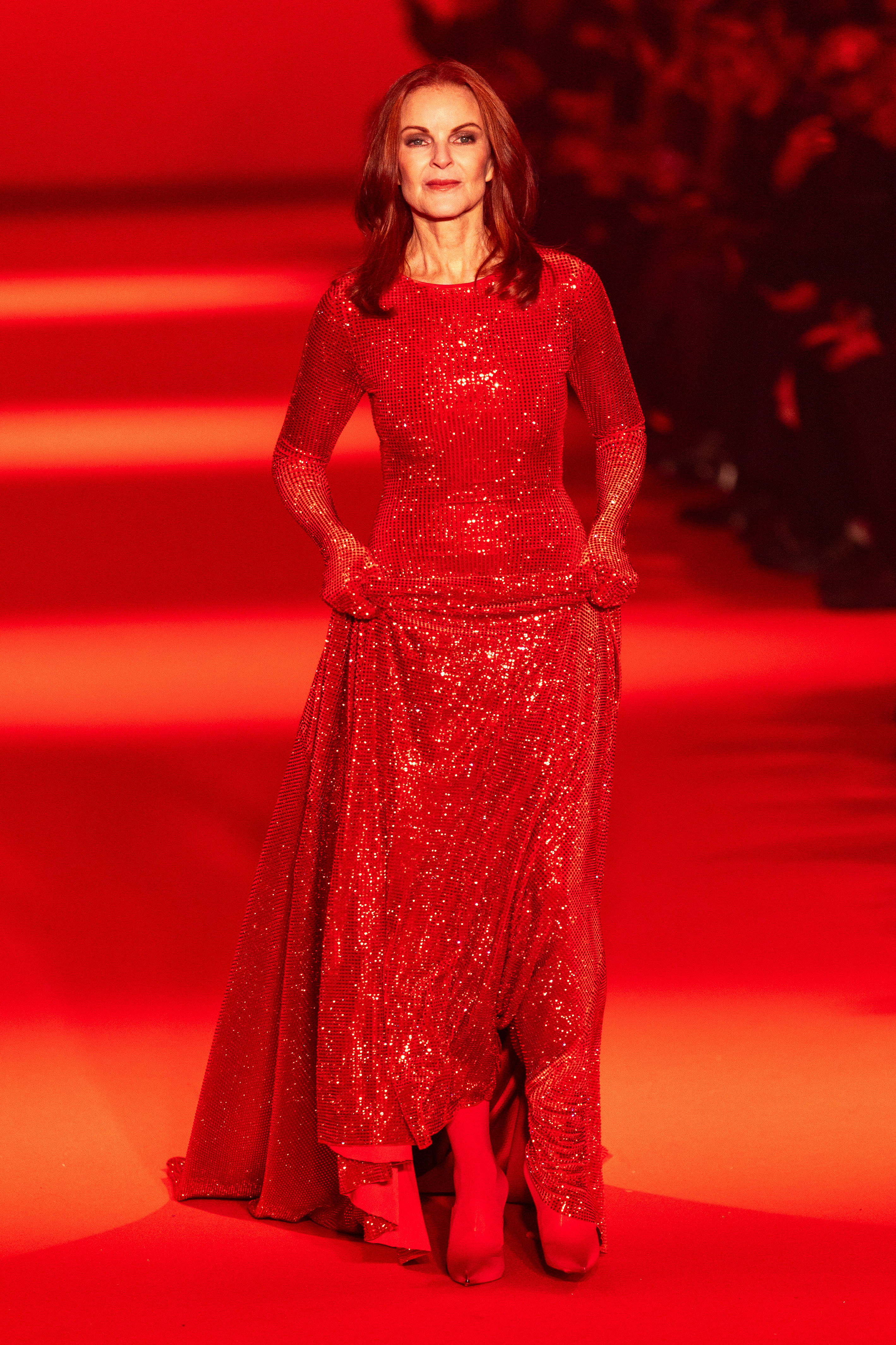 Marcia Cross camina por la pasarela durante el desfile Vetements Ready to Wear Otoño/Invierno 2024-2025 durante la Semana de la Moda de París el 1 de marzo, en Francia. | Fuente: Getty Images