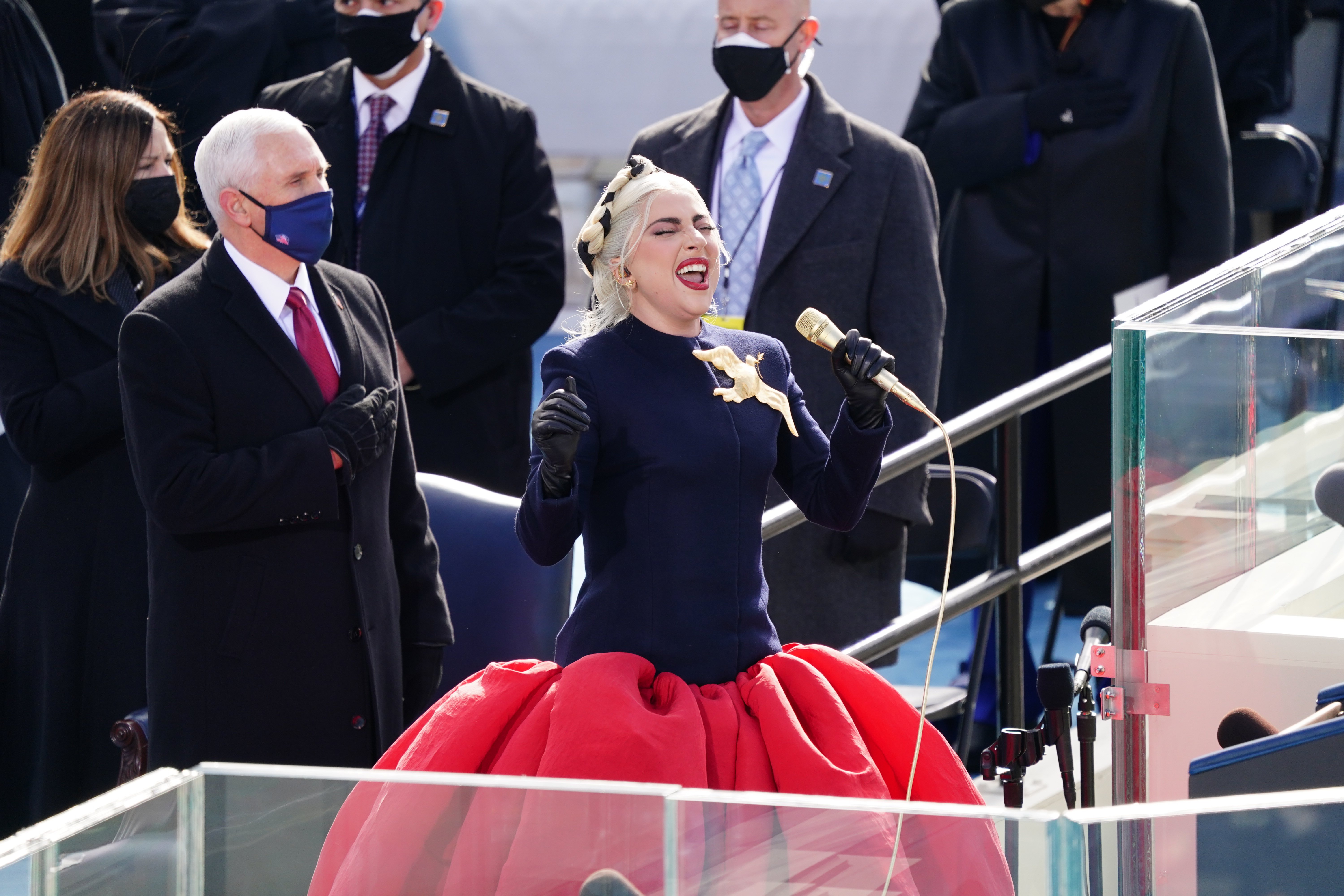 Lady Gaga durante la 59ª inauguración presidencial, el 20 de enero de 2021 en el Capitolio de los Estados Unidos en Washington, DC. | Foto: Getty Images