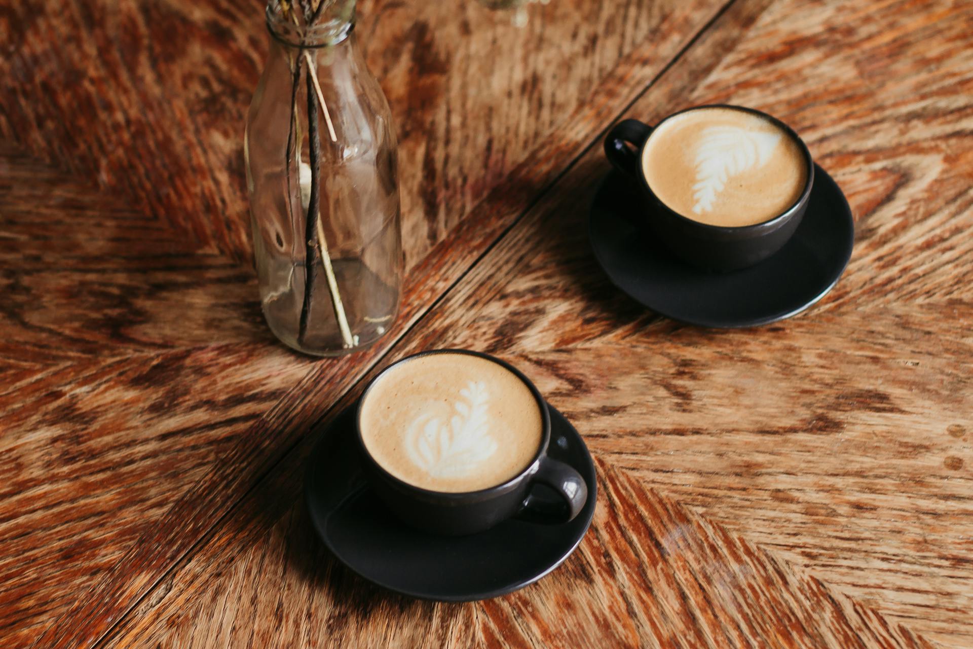 Dos tazas de café | Fuente: Pexels