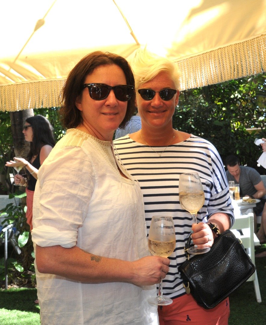 Los chefs Koren Grieveson y Anne Burrell en el Almuerzo Rosado de Geoffrey y Margaret Zakarian en Soho Beach House en Soho Beach House el 22 de febrero de 2014 en Miami Beach, Florida. | Getty Images