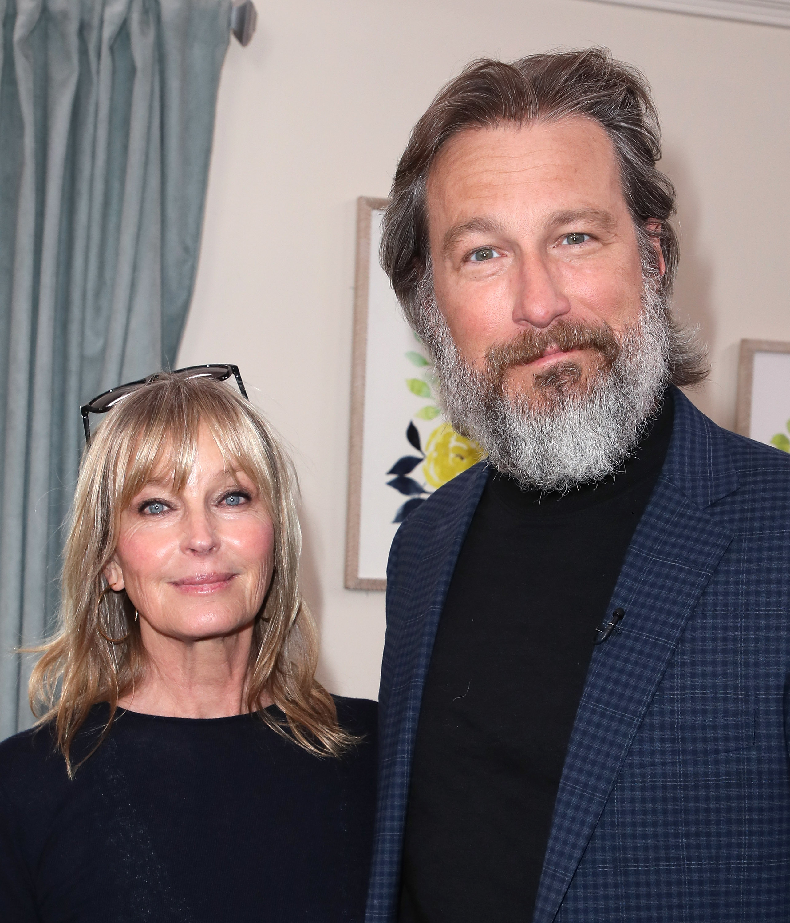 Bo Derek y John Corbett visitan Hallmark's 'Home & Family' at Universal Studios Hollywood on March 20, 2018, in Universal City, California. | Source: Getty Images