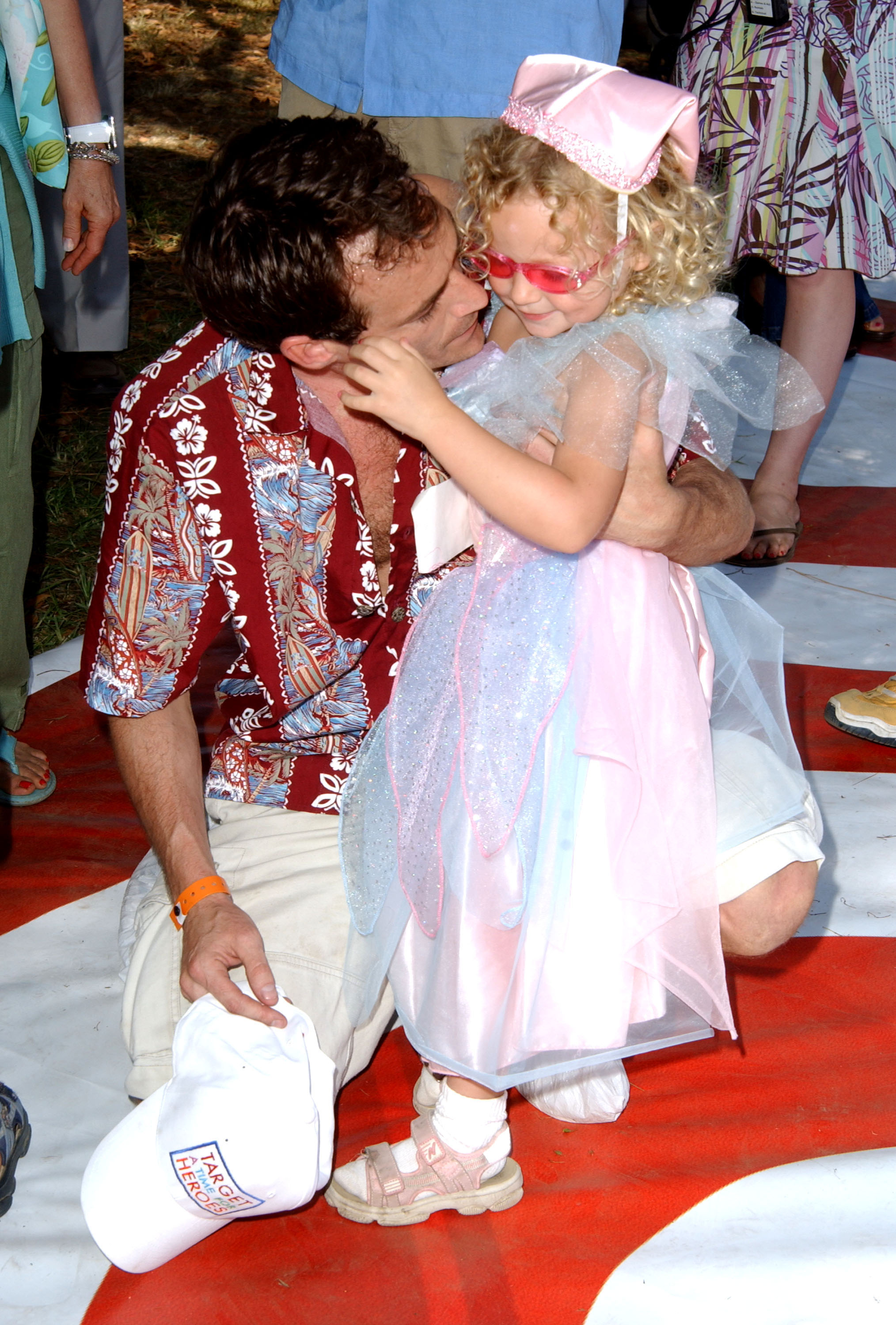 Luke Perry, con su hija Sophie, el 13 de junio de 2004 | Fuente: Getty Images