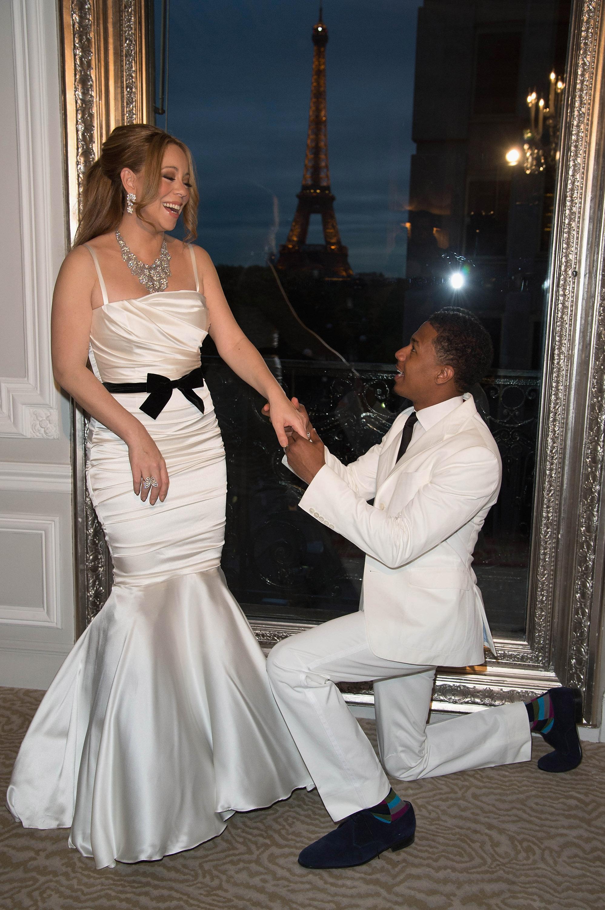 Mariah Carey y Nick Cannon se casaron el 30 de abril de 2008 en las Bahamas. Cuatro años después, celebraron su aniversario renovando sus votos matrimoniales en París, con la Torre Eiffel como telón de fondo. | Fuente: Getty Images