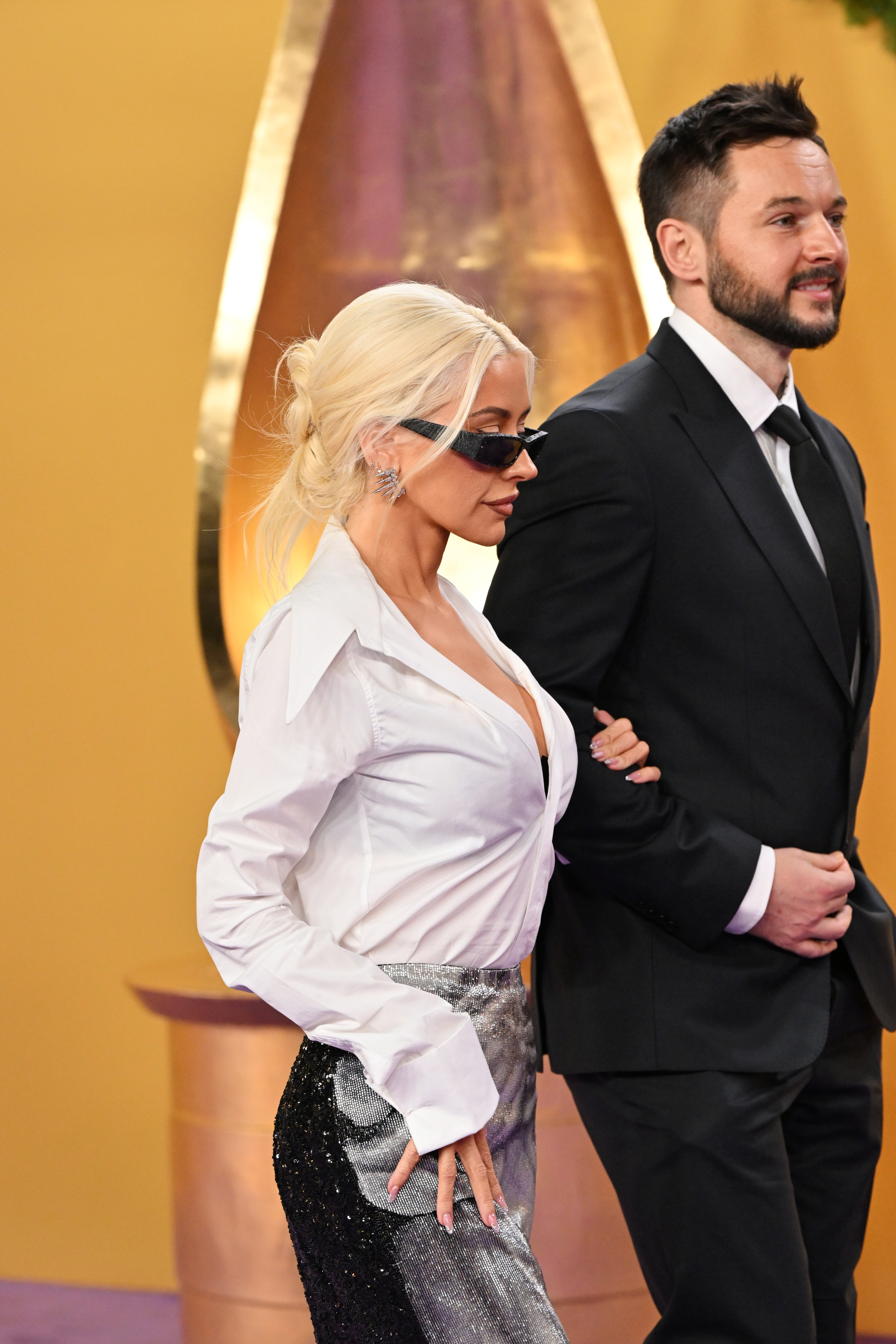 Christina Aguilera y Matthew Rutler desfilan en los Premios Joy 2025. | Fuente: Getty Images