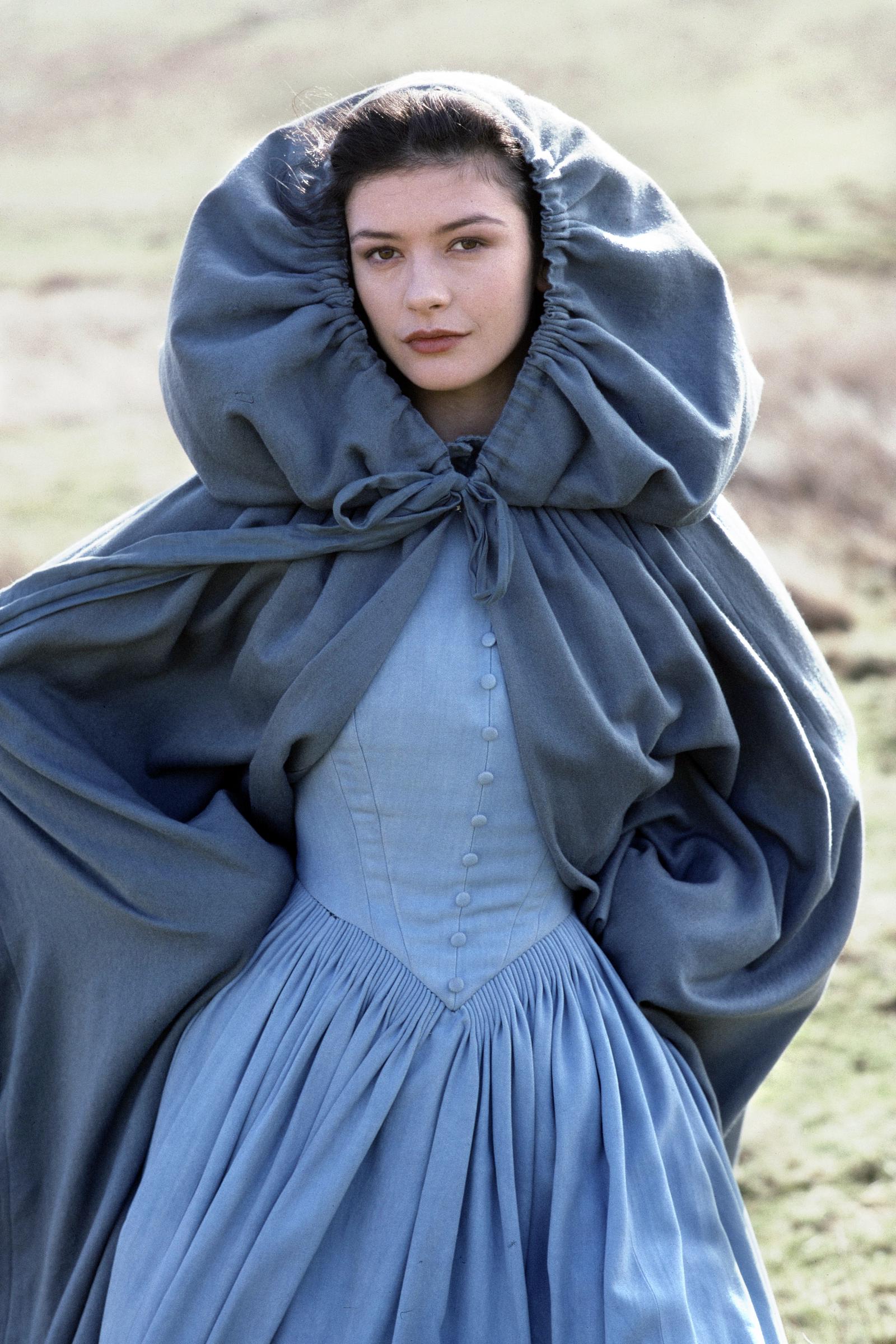 Catherine Zeta-Jones interpretó a Eustacia Vye en la adaptación de 1994 de "The Return of the Native", asumiendo un papel dramático mientras trabajaba para ir más allá de su imagen de símbolo sexual y ser reconocida por su talento actoral. | Fuente: Getty Images