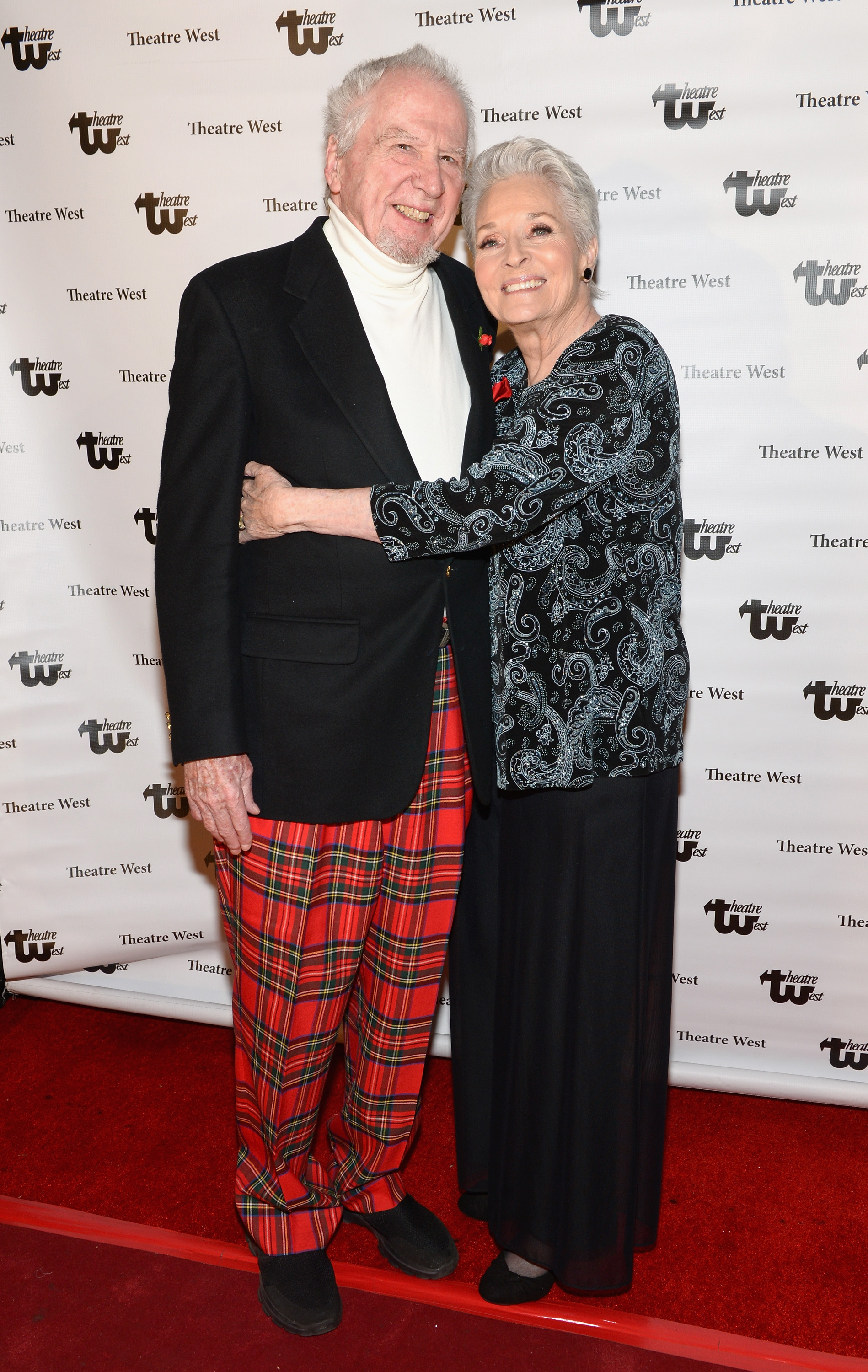 Marshall Borden y Lee Meriwether en el estreno de