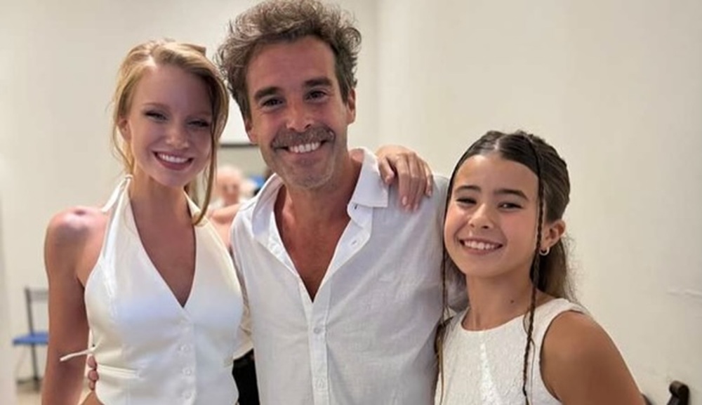 Nicolás Cabré y Rocío Pardo en su casamiento civil, junto a Rufina, la hija del actor con la China Suárez | Fuente: Instagram/rrociopardo