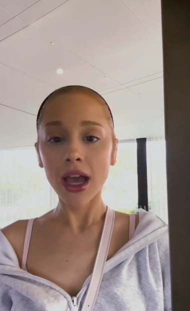 Ariana Grande abordando lo que se ha dicho sobre su cuerpo en un mensaje de vídeo, publicado el 11 de abril de 2023 | Fuente: TikTok/arianagrande