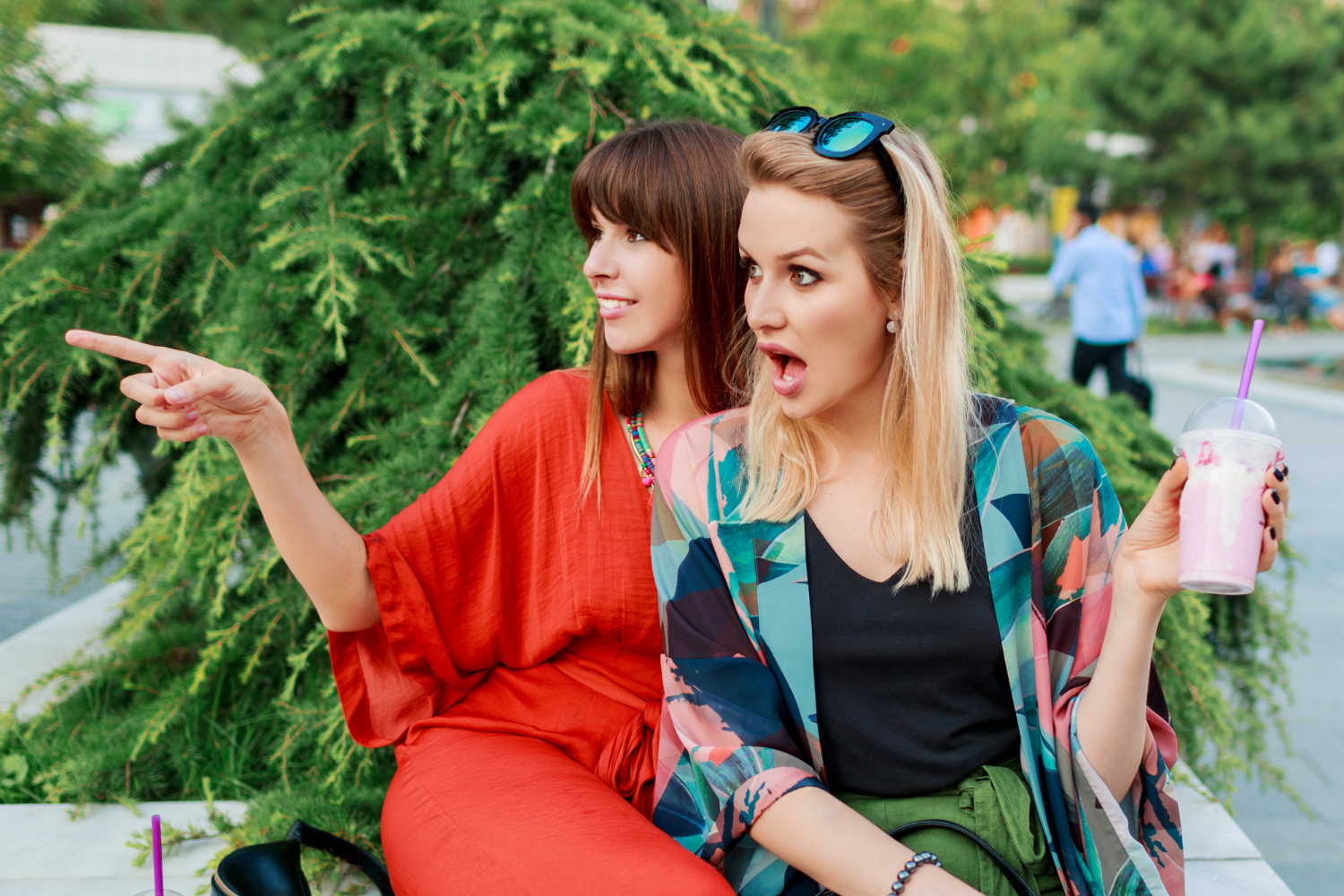 Due donne sbalordite | Fonte: Freepik