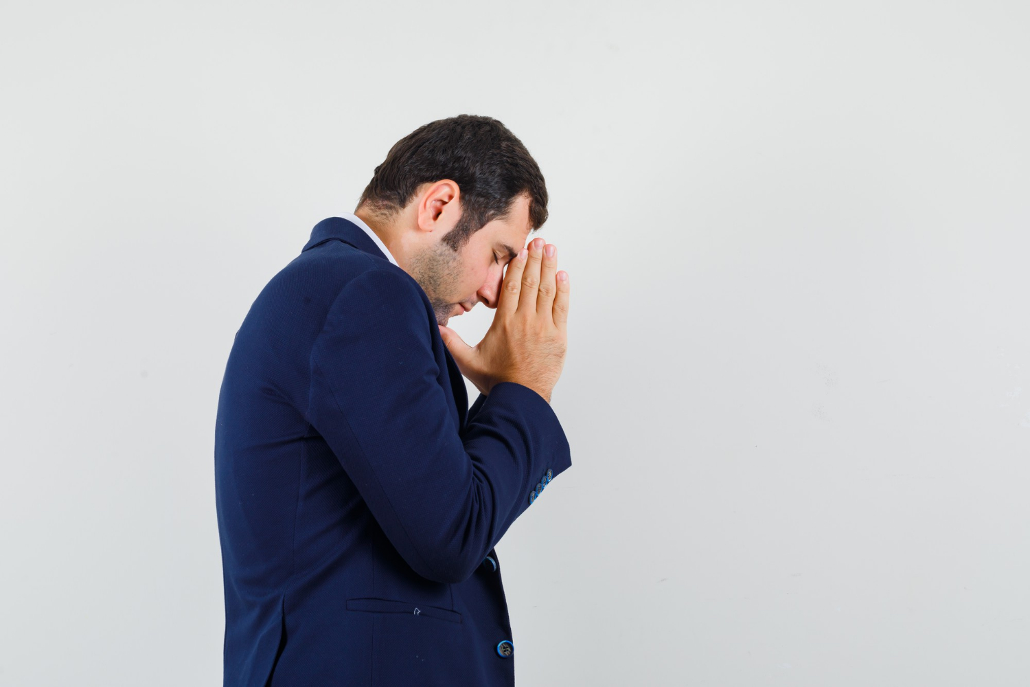 Un hombre culpable | Fuente: Freepik