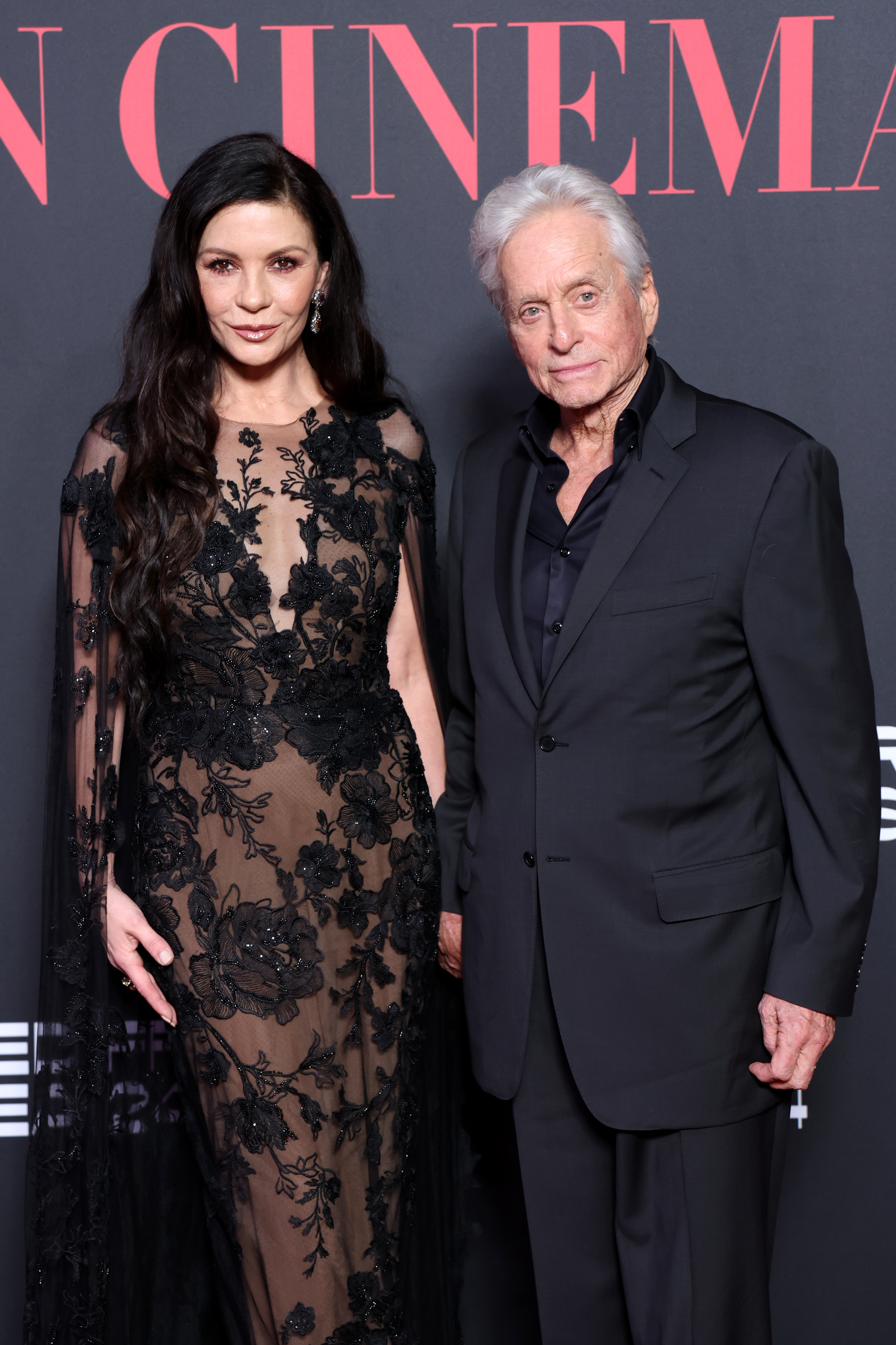 Catherine Zeta-Jones y Michael Douglas en Women in Cinema durante el Festival Internacional de Cine del Mar Rojo 2024 en el Club Náutico de Jeddah el 6 de diciembre en Arabia Saudí. | Fuente: Getty Images
