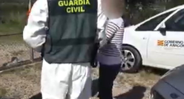 Funcionarios de la Guardia Civil descubren un criadero de perros donde los maltrataban. | Foto: YouTube/Guardia Civil
