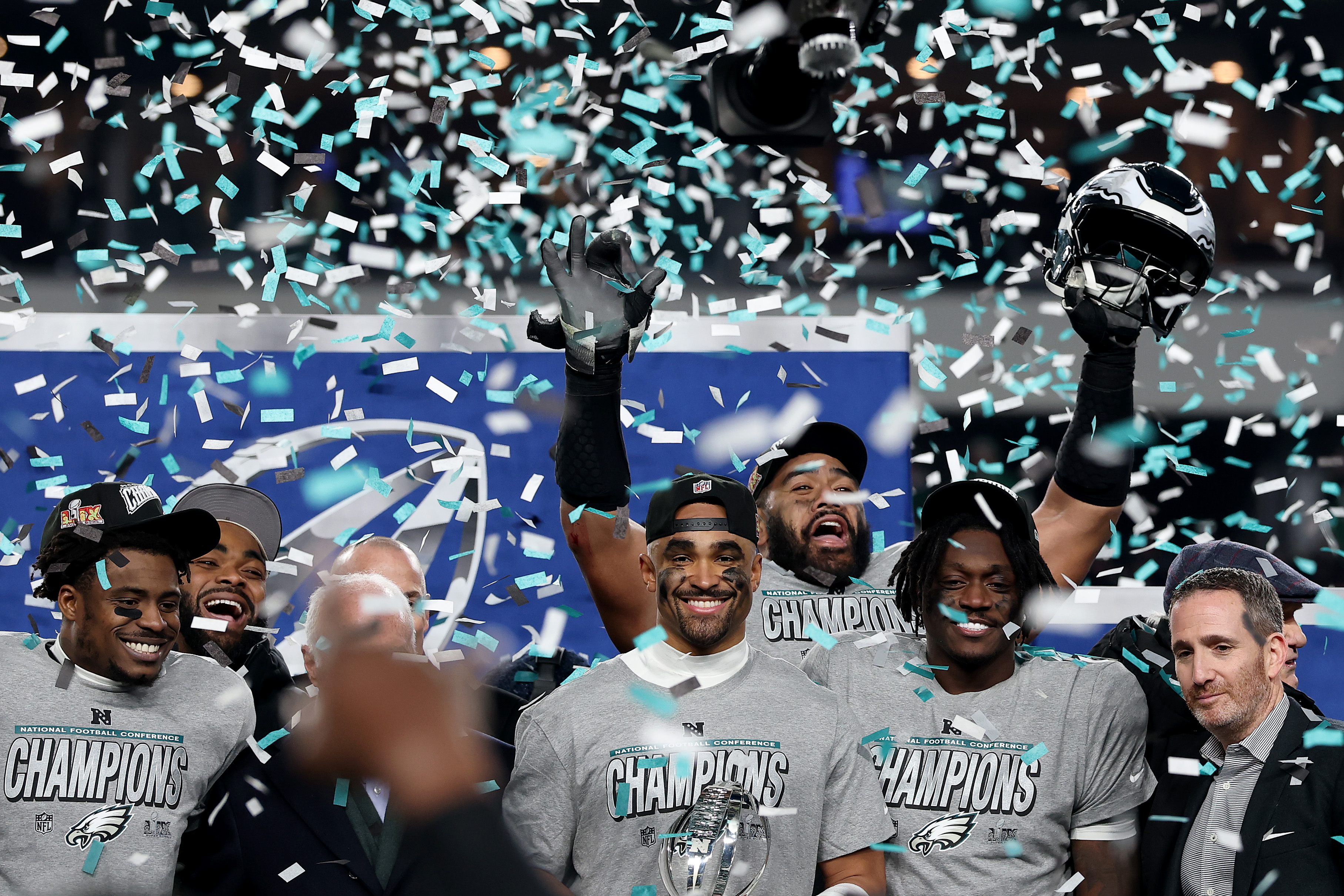 Los Philadelphia Eagles celebrando su victoria tras ganar el partido por el Campeonato de la NFC en Filadelfia, Pensilvania, el 26 de enero de 2025. | Fuente: Getty Images