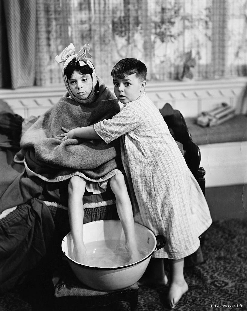 Carl Switzer como Alfalfa y George McFarland como Spanky en 'Canned Fishing', 1938. | Foto: Getty Images