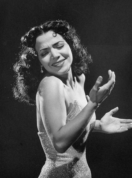 La actriz/cantante mexicana María Victoria en un programa de televisión | Fuente: Getty Images