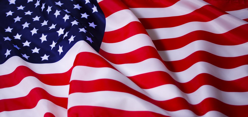 Bandera de Estados Unidos ondeando. Fuente: Shutterstock