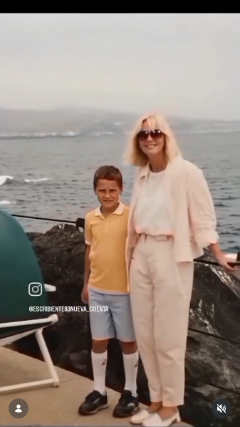 Imagen de Benjamín Vicuña de niño junto a su madre creada con Inteligencia Artificial | Fuente: Instagram/benjaminvicuna.ok