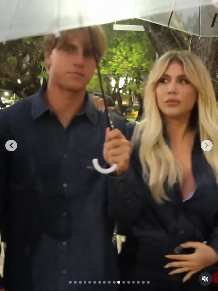 Wanda Nara y su hijo mayor Valentino López en un evento exclusivo de una reconocida firma italiana | Fuente: Instagram/zaira.nara