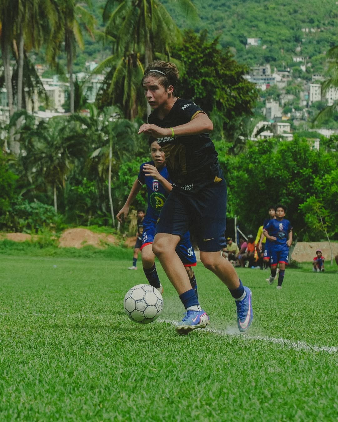 Mateo, el hijo de Galilea Montijo en pleno partido de fútbol | Fuente: Instagram/galileamontijo
