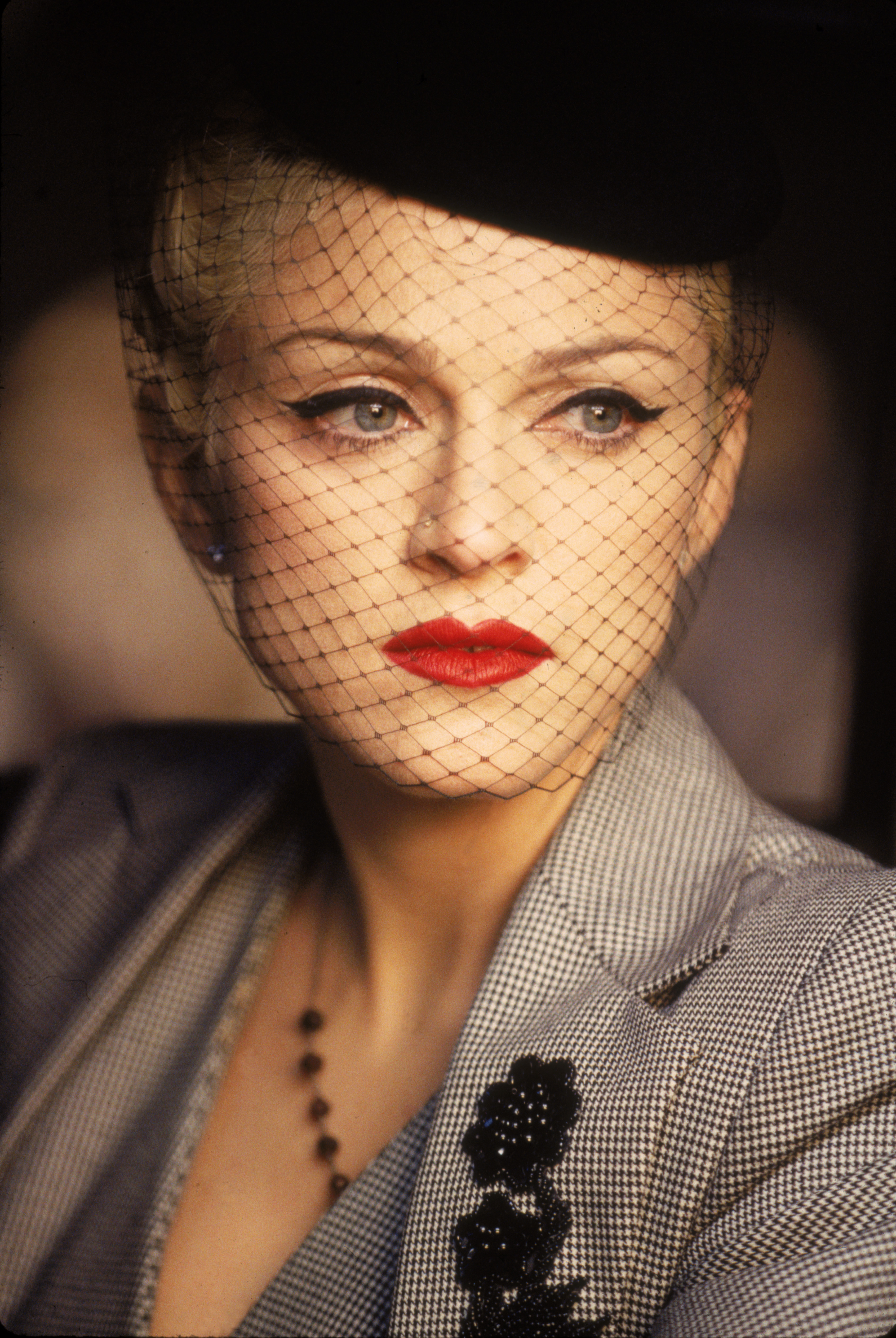 Madonna en un vídeo musical de su canción "Take A Bow" en 1994 | Fuente: Getty Images