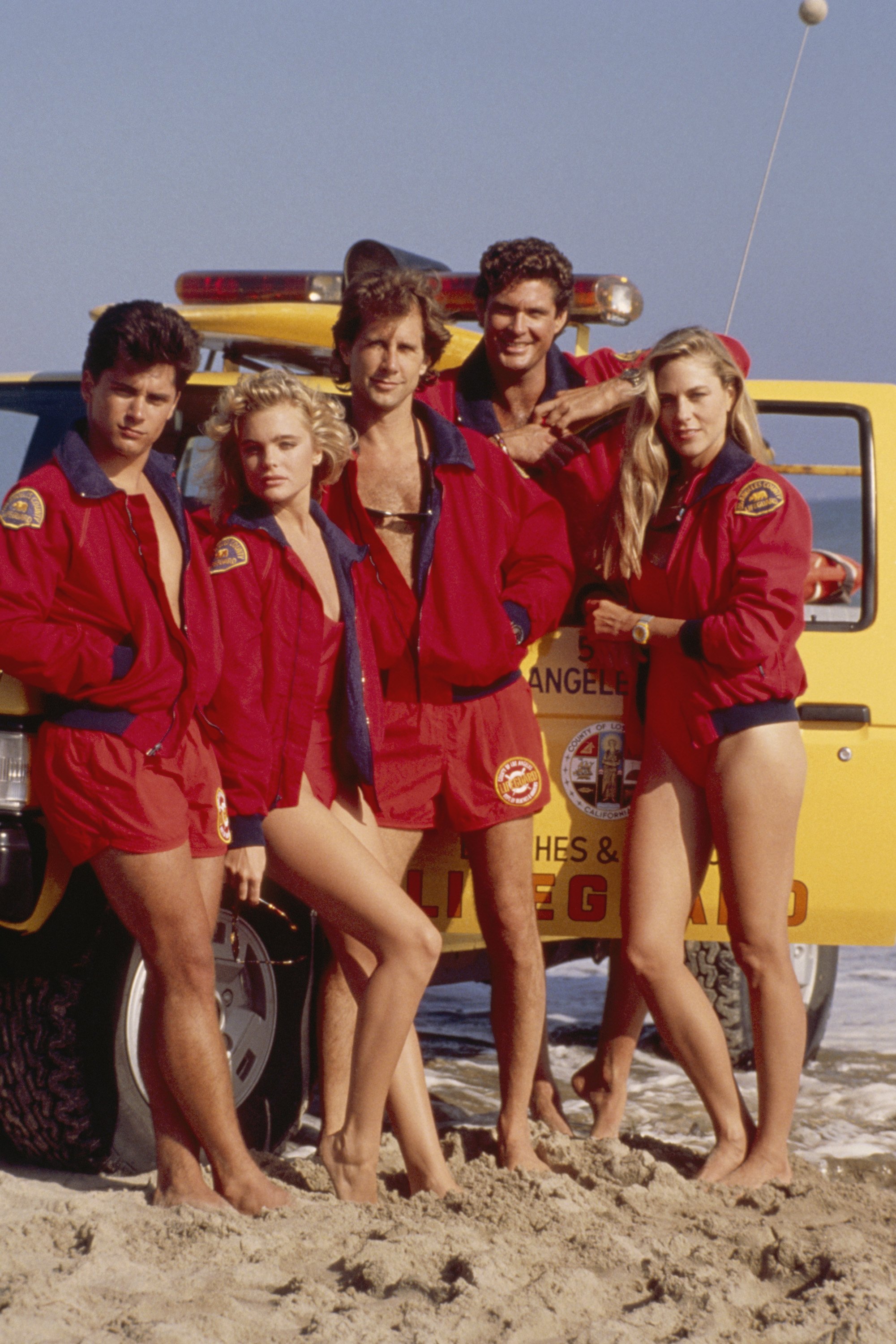 Erika Eleniak y el reparto de "Baywatch". | Fuente: Getty Images