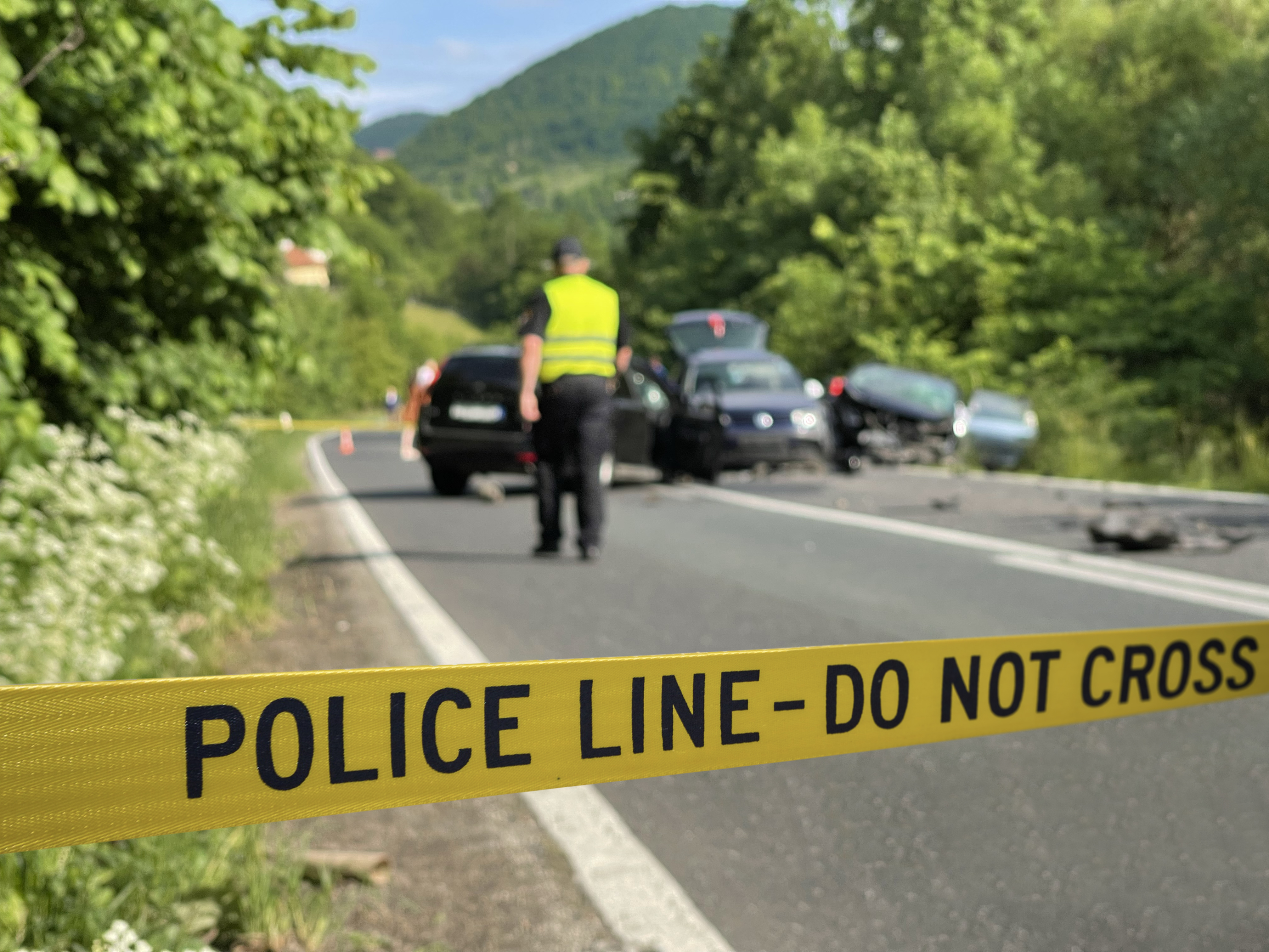 Línea amarilla policial en accidente de tráfico | Fuente: Getty Images