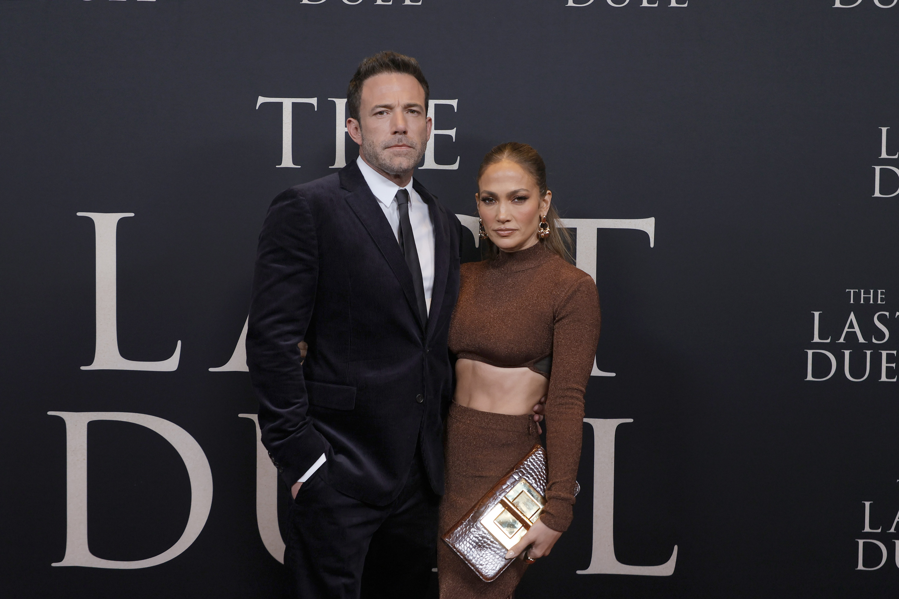 Ben Affleck y Jennifer Lopez en el estreno en Nueva York de "The Last Duel" el 09 de octubre de 2021 en Nueva York | Fuente: Getty Images