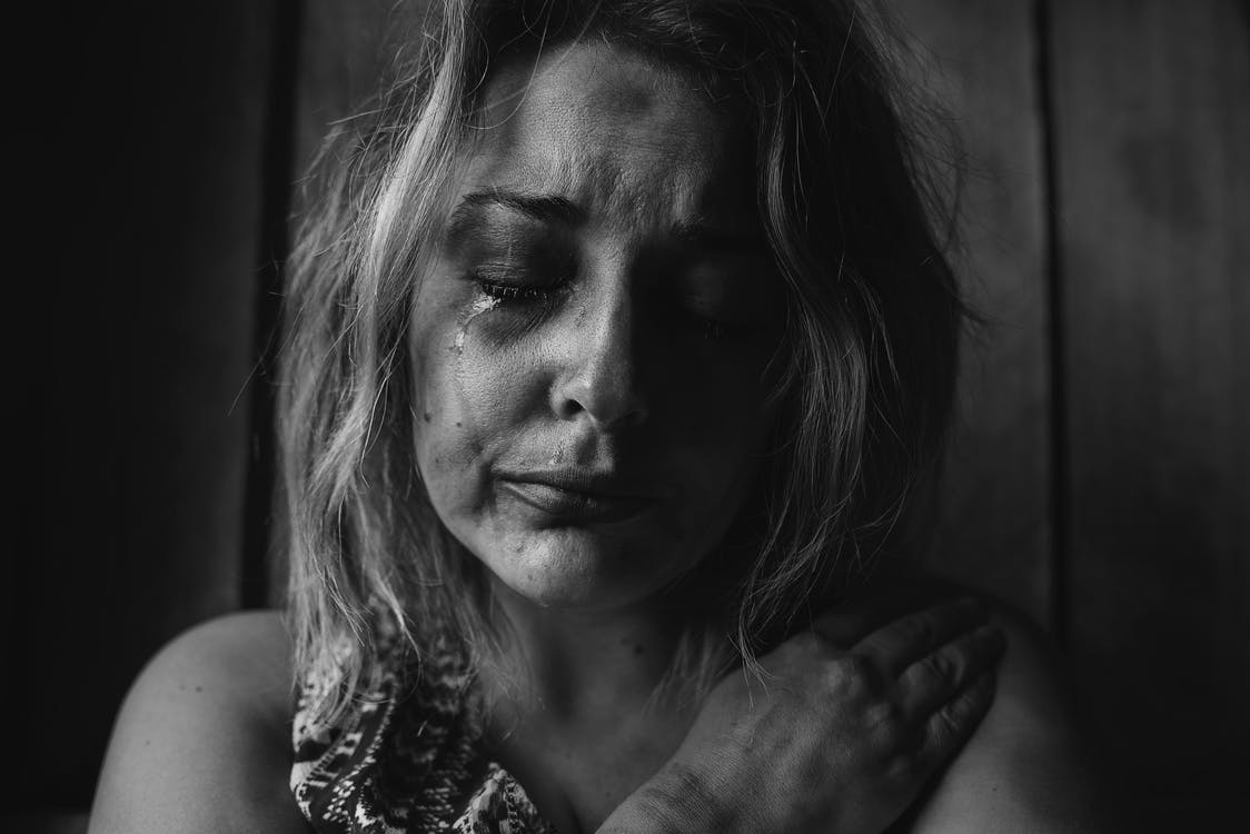 Mujer llorando. | Foto: Pexels