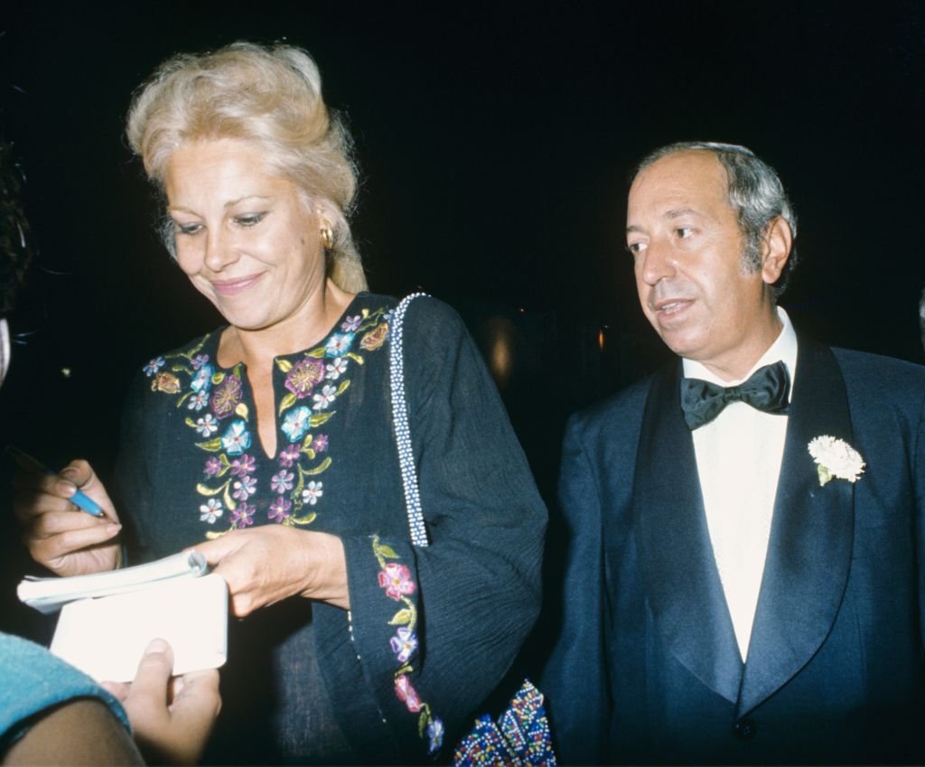 Laura Valenzuela y Jose Luis Dibildos en el año 1974, en San Sebastian, Guipuzcoa, España. | Foto: Getty Images