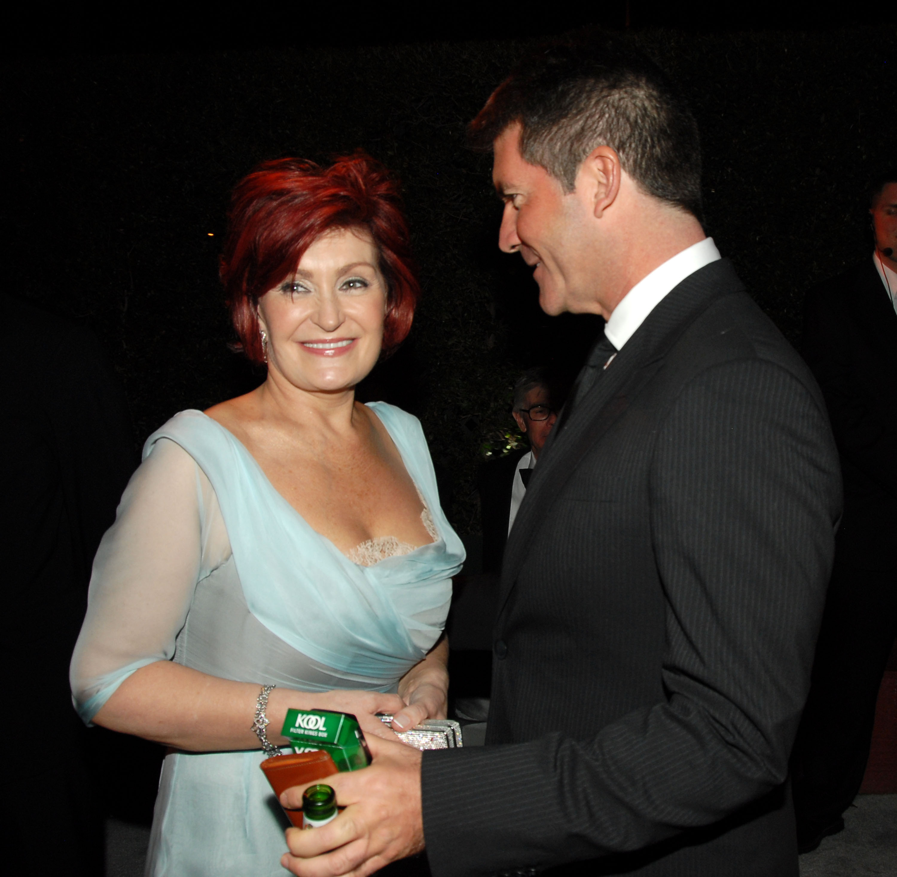 Sharon Osbourne y Simon Cowell durante la 15ª Fiesta Anual de los Oscar de la Fundación Elton John contra el SIDA | Fuente: Getty Images