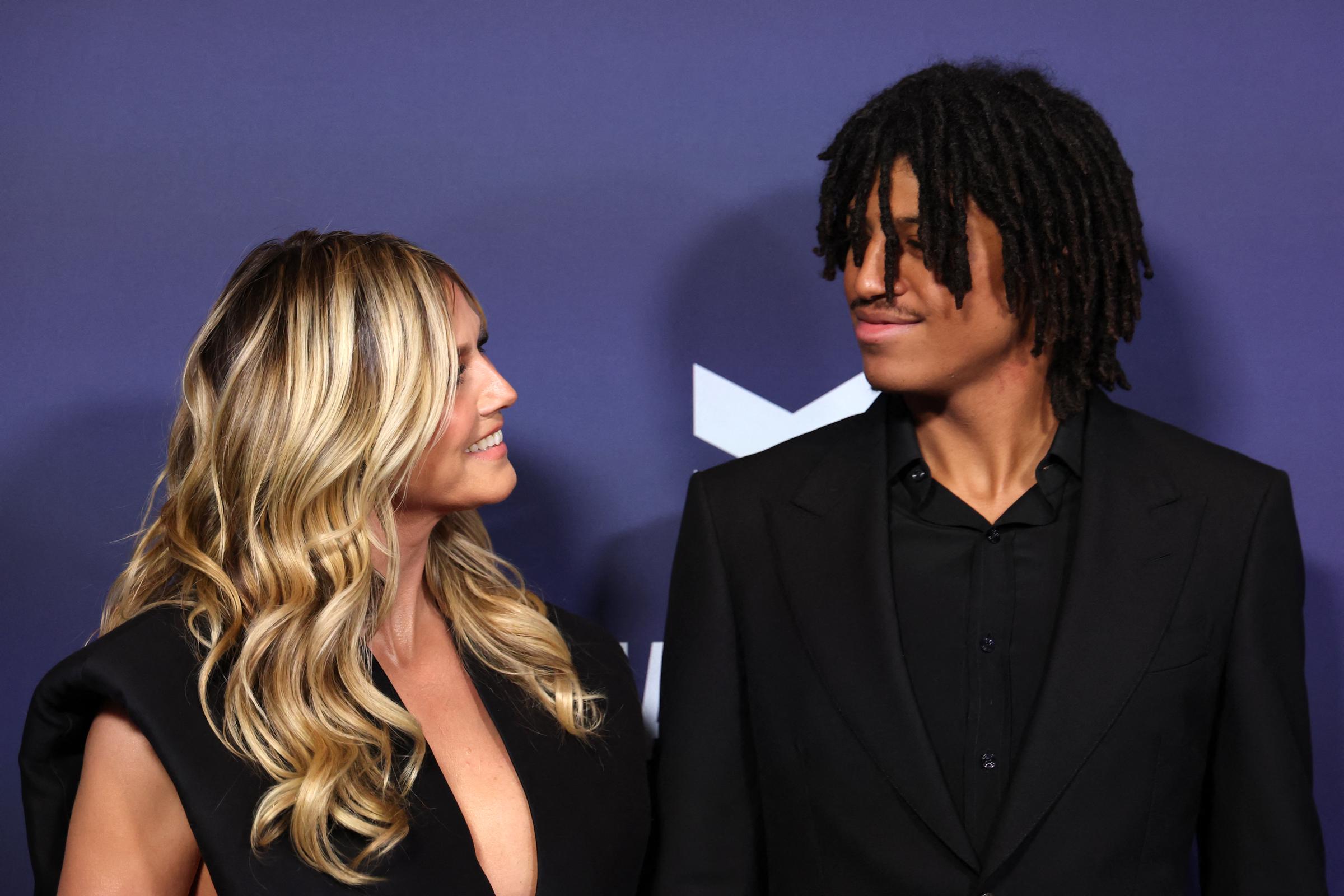Heidi Klum y Henry Samuel llegan a la 51ª edición de los American Music Awards el 26 de mayo de 2025, en Las Vegas, Nevada. | Fuente: Getty Images