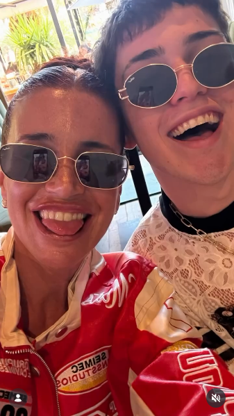 Florencia Peña compartió fotografías familiares junto a su hijo Juan Otero para celebrar su cumpleaños número 18 | Fuente: Instagram/flor_de_p