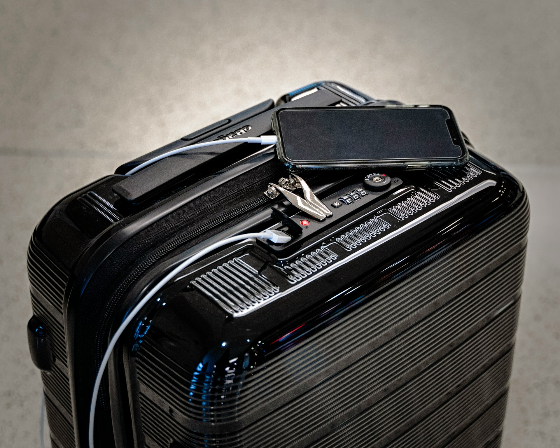 Una maleta negra | Fuente: Unsplash