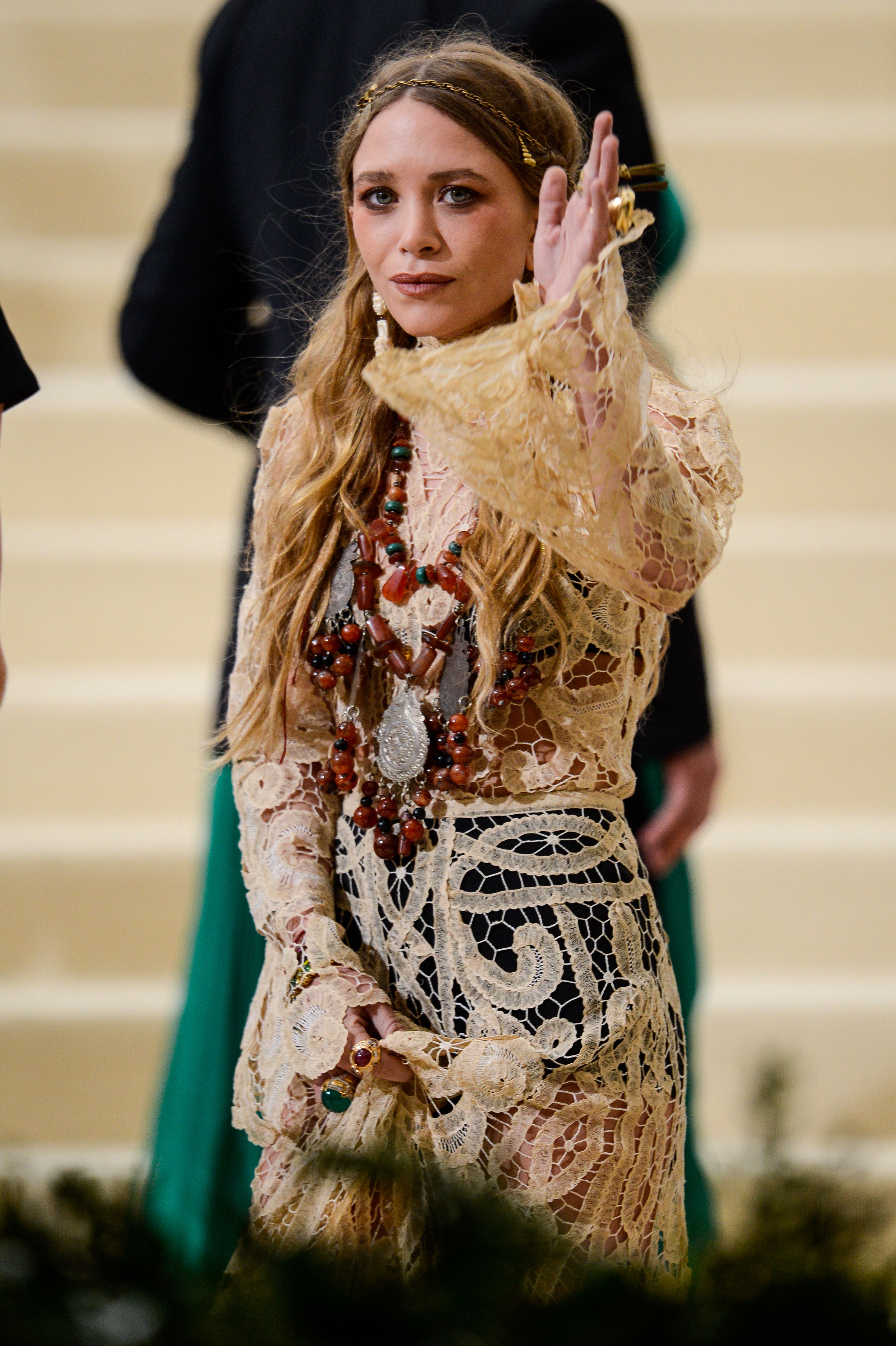 Mary-Kate Olsen en la gala Rei Kawakubo/Comme des Garcons: Art Of The In-Between" Costume Institute Gala en el Museo Metropolitano de Arte el 1 de mayo de 2017, en Nueva York. | Foto: Getty Images