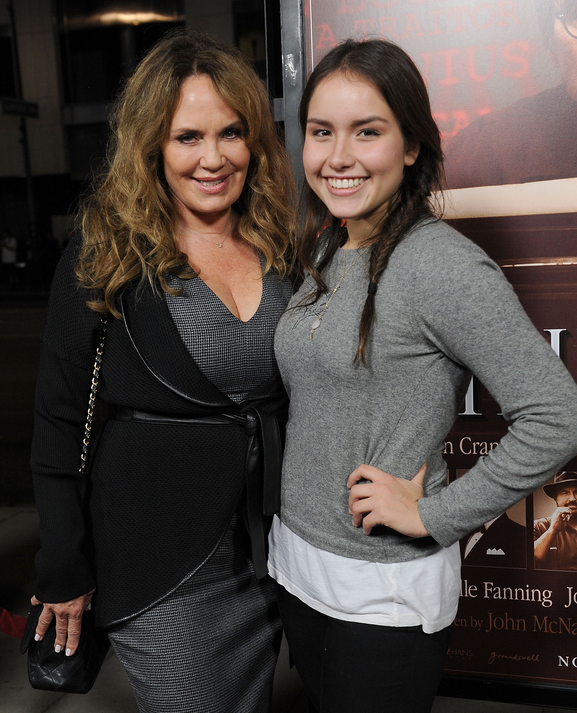 La actriz y Sophia Lopez en el estreno de "Trumbo" 2015 | Fuente: Getty Images