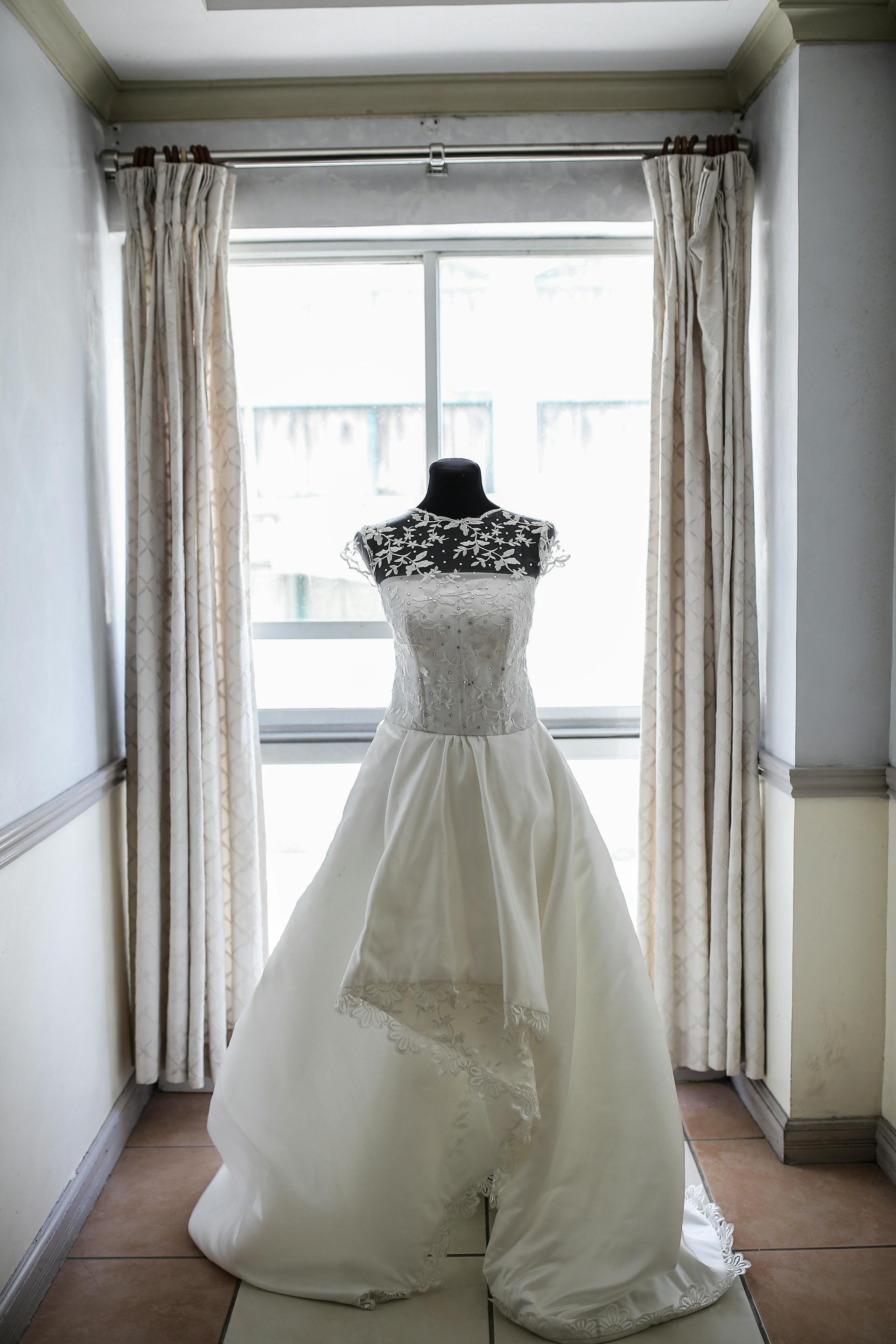 Un vestido de novia en un maniquí | Foto: Pexels